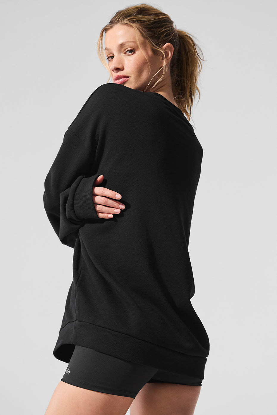 alo Chill Crew Neck Pullover - Black