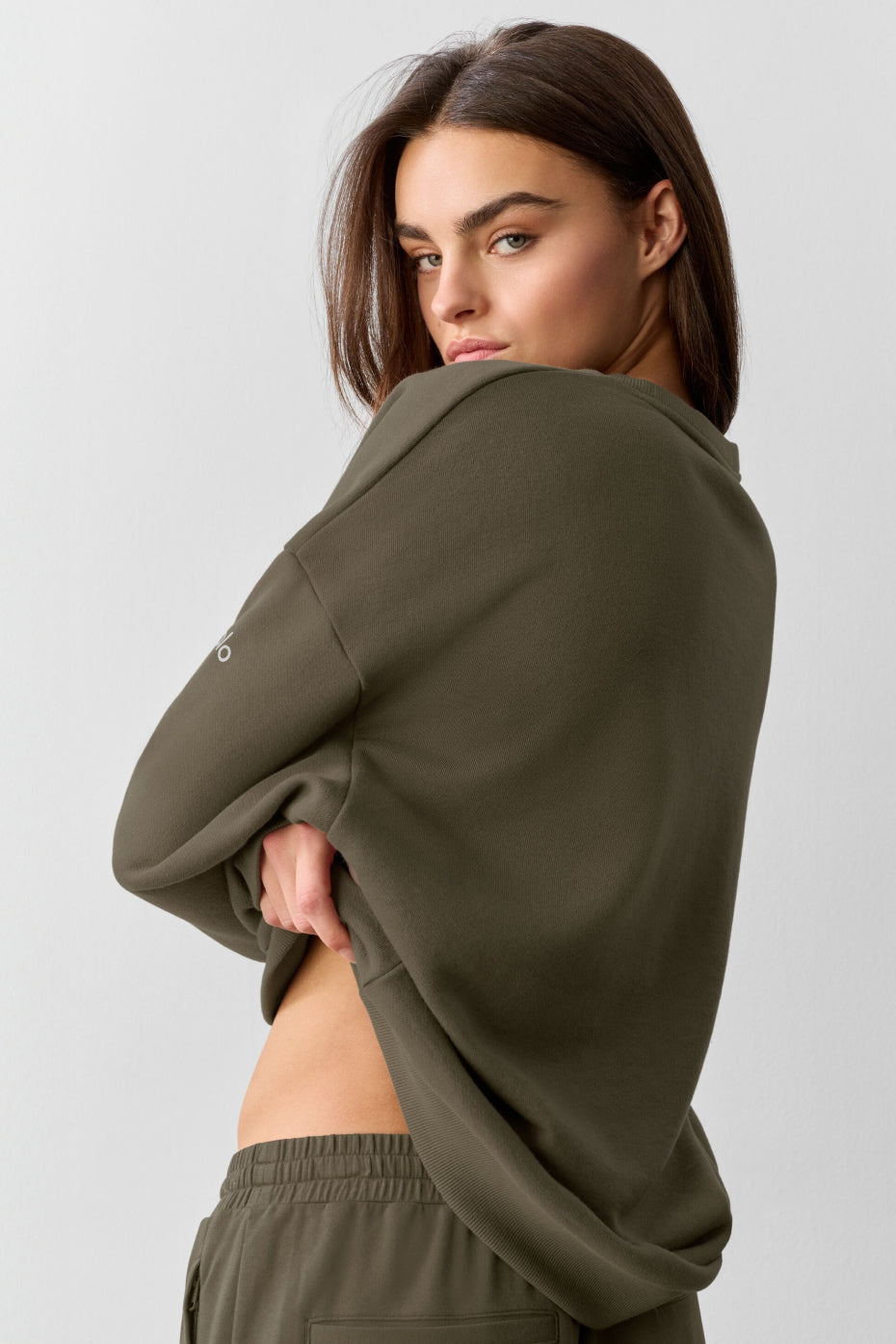alo Chill Crew Neck Pullover - Olive Tree