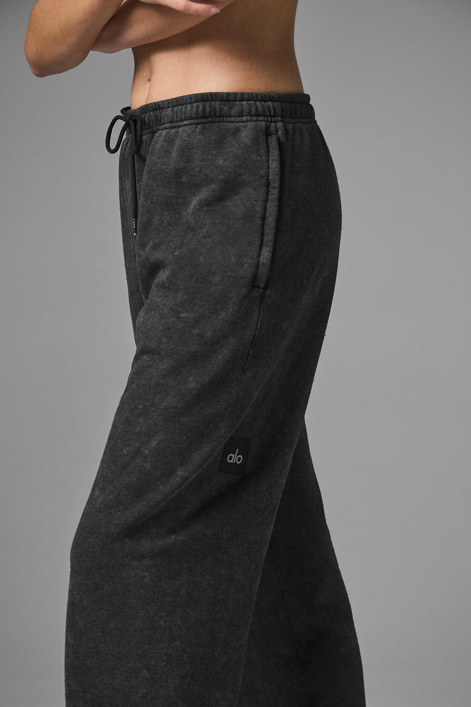 alo Chill Vintage Wash Sweatpant - Black Wash