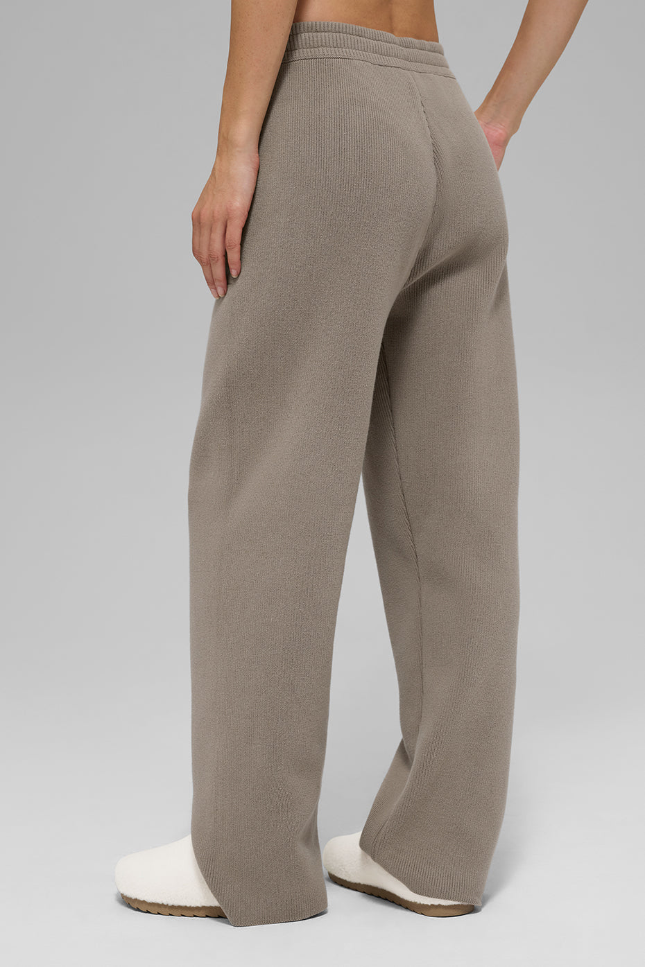 alo Scholar Straight Leg Sweatpant - Light Cocoa