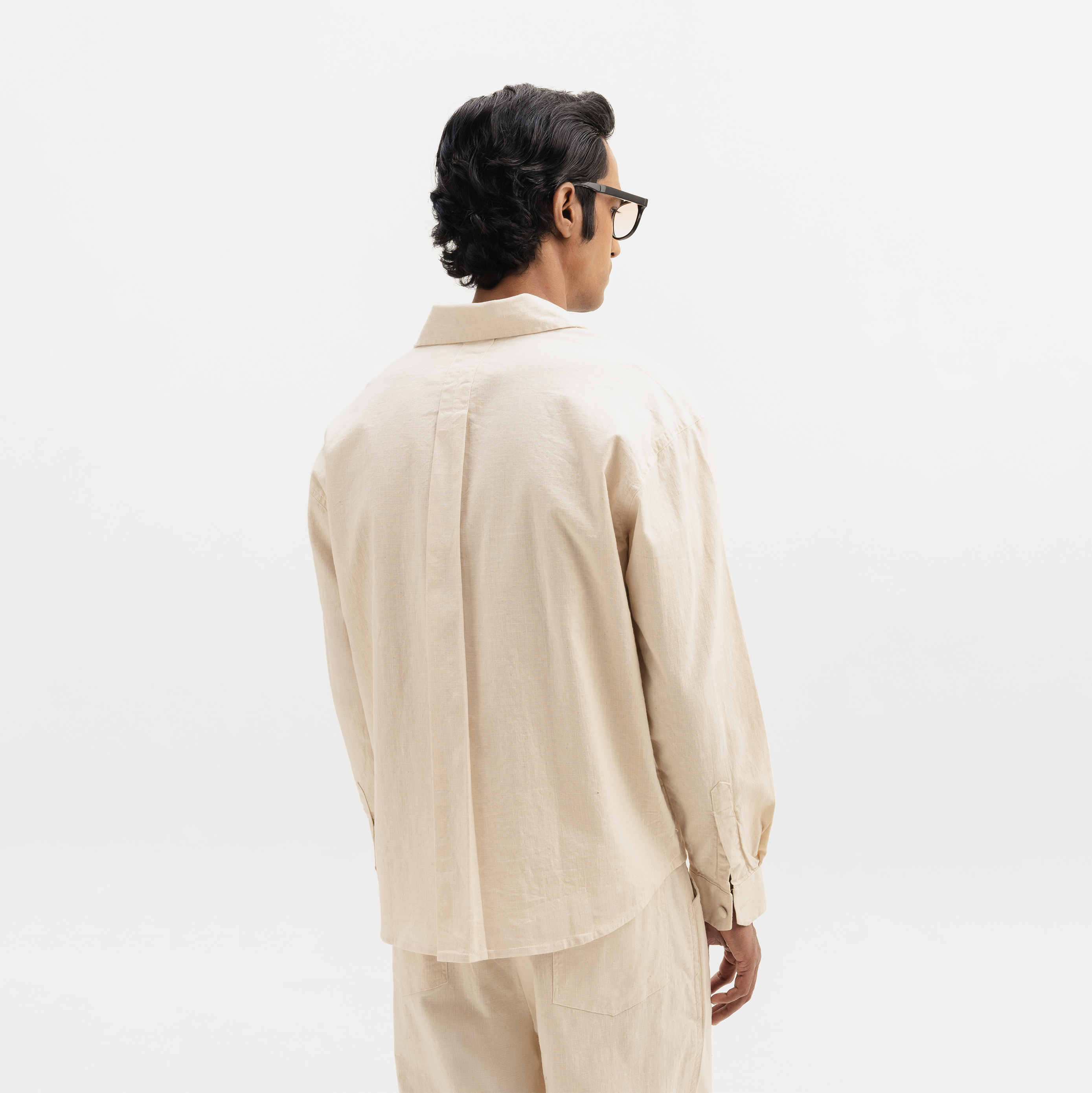 COTTON SPREAD COLLAR SHIRT- NATURAL