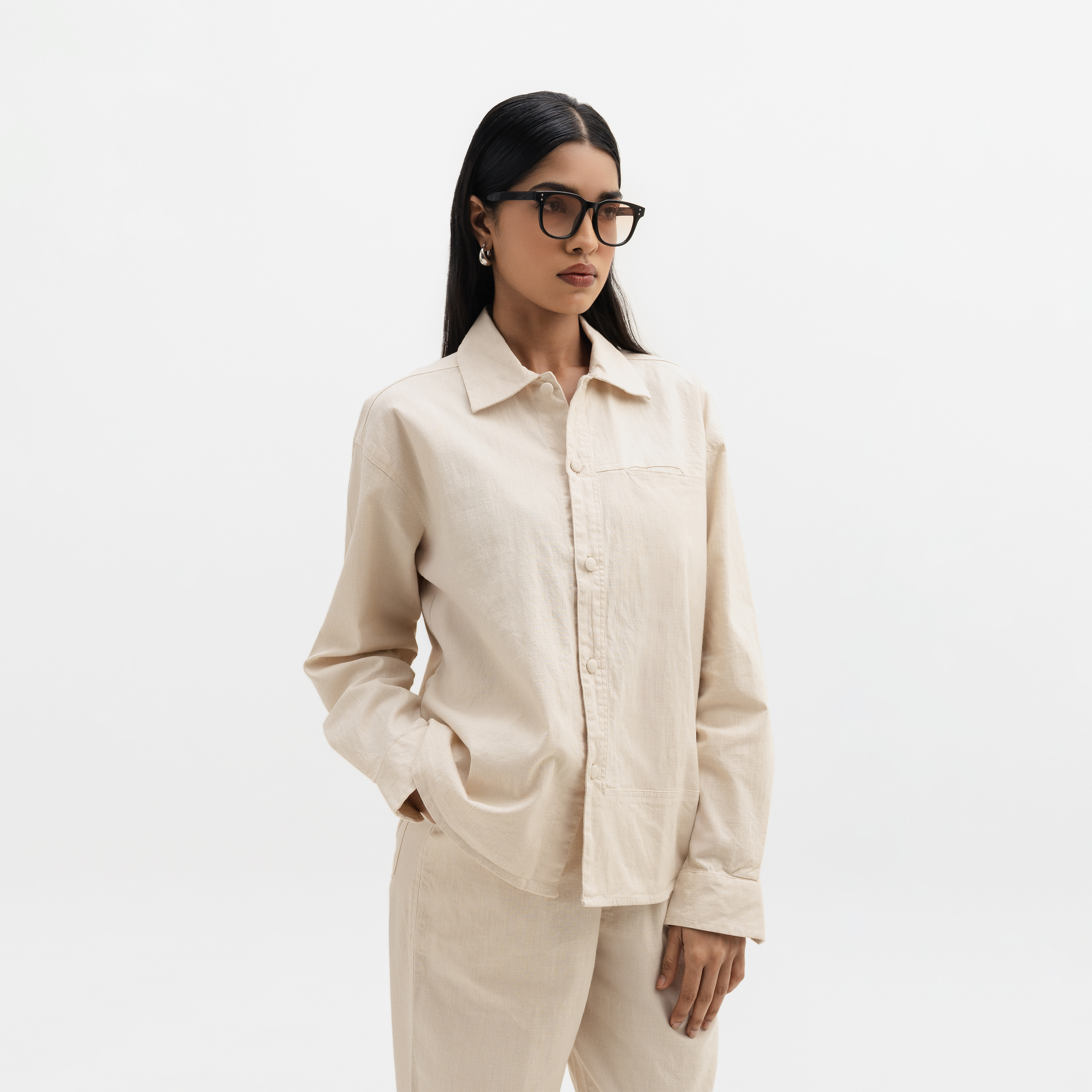 COTTON SPREAD COLLAR SHIRT