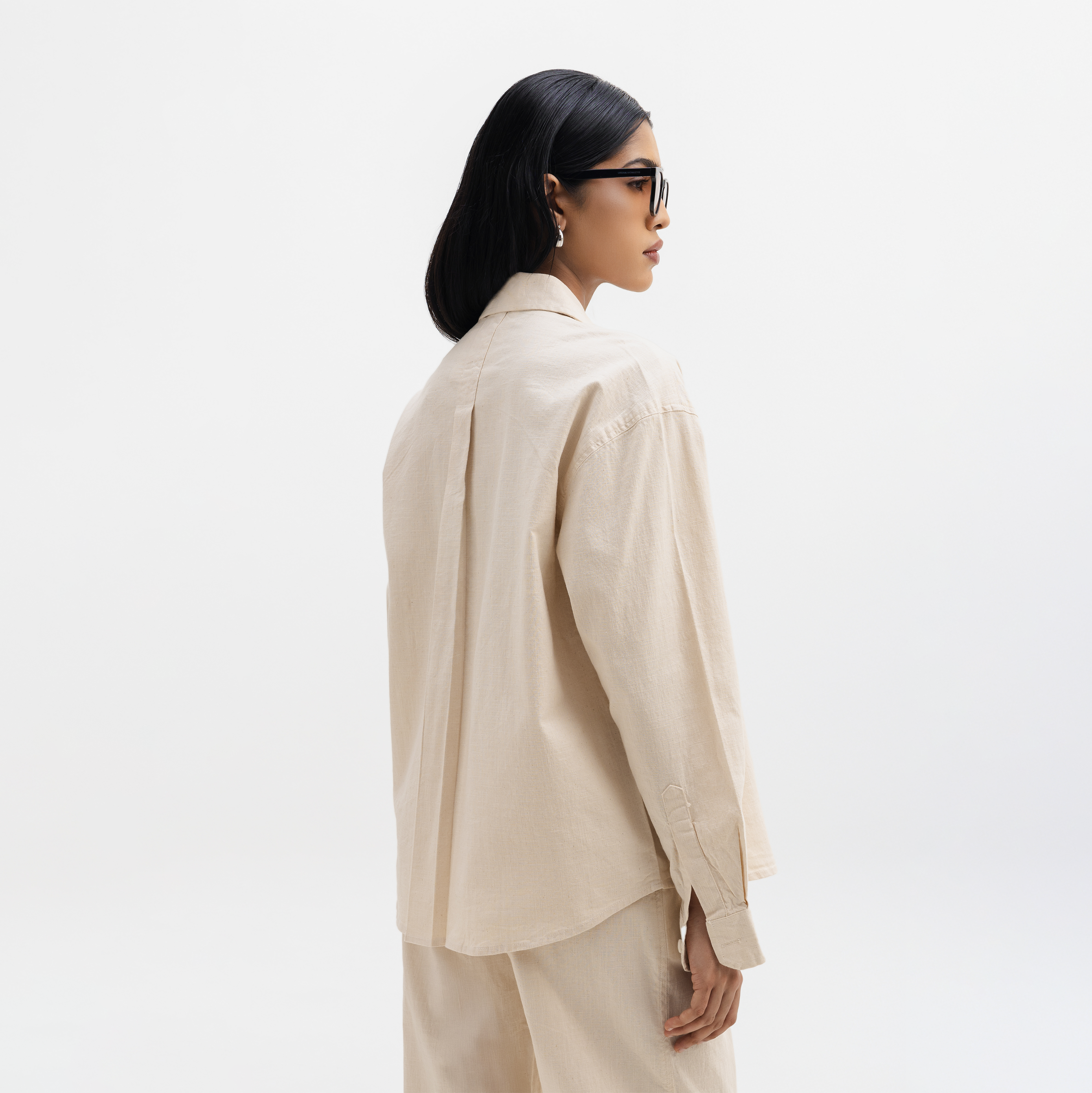 COTTON SPREAD COLLAR SHIRT