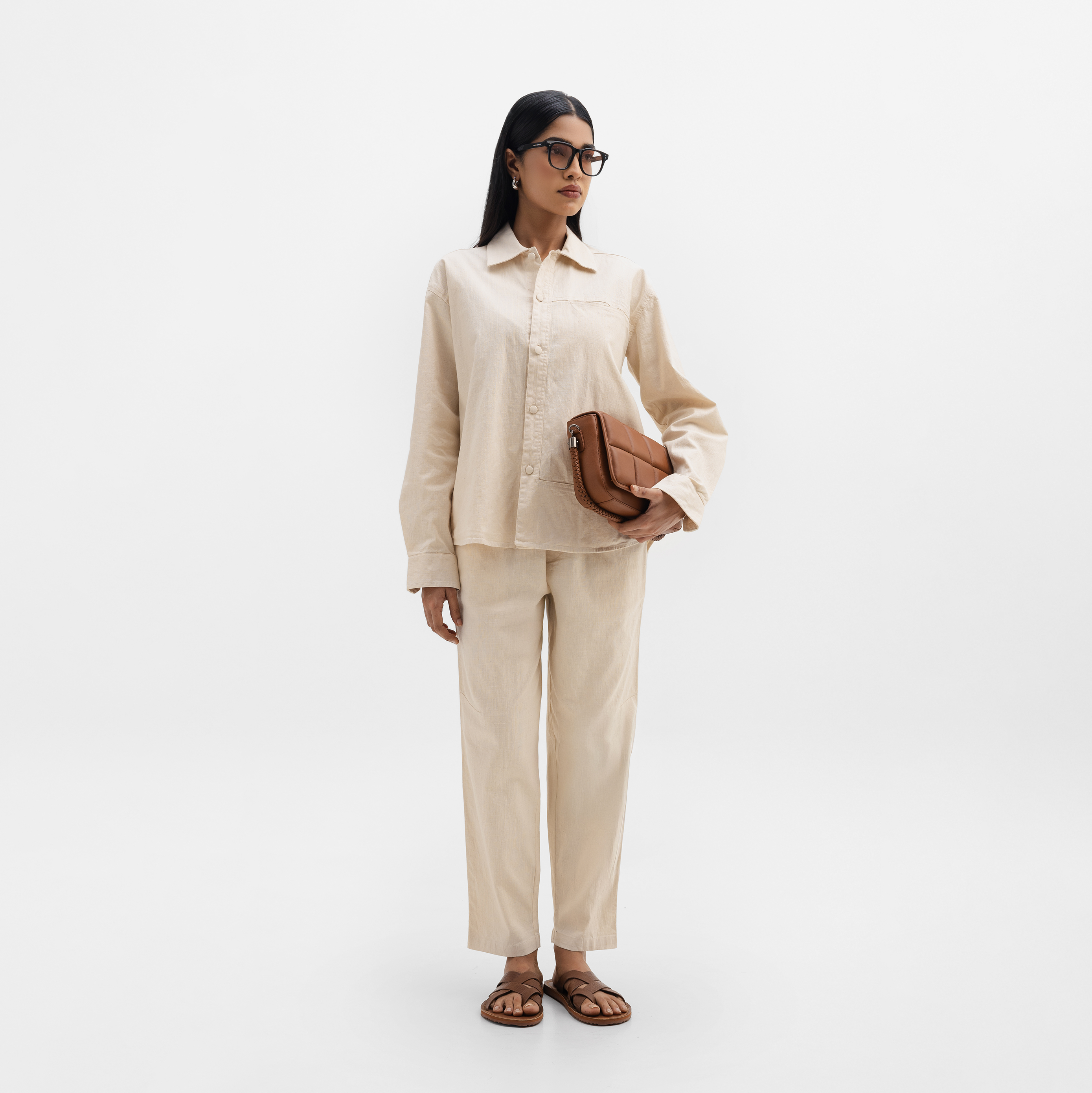 COTTON SPREAD COLLAR SHIRT