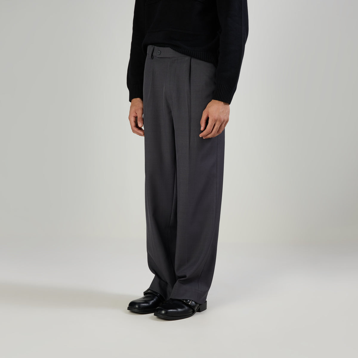 CLASSIC PLEATED TROUSERS - GRAY