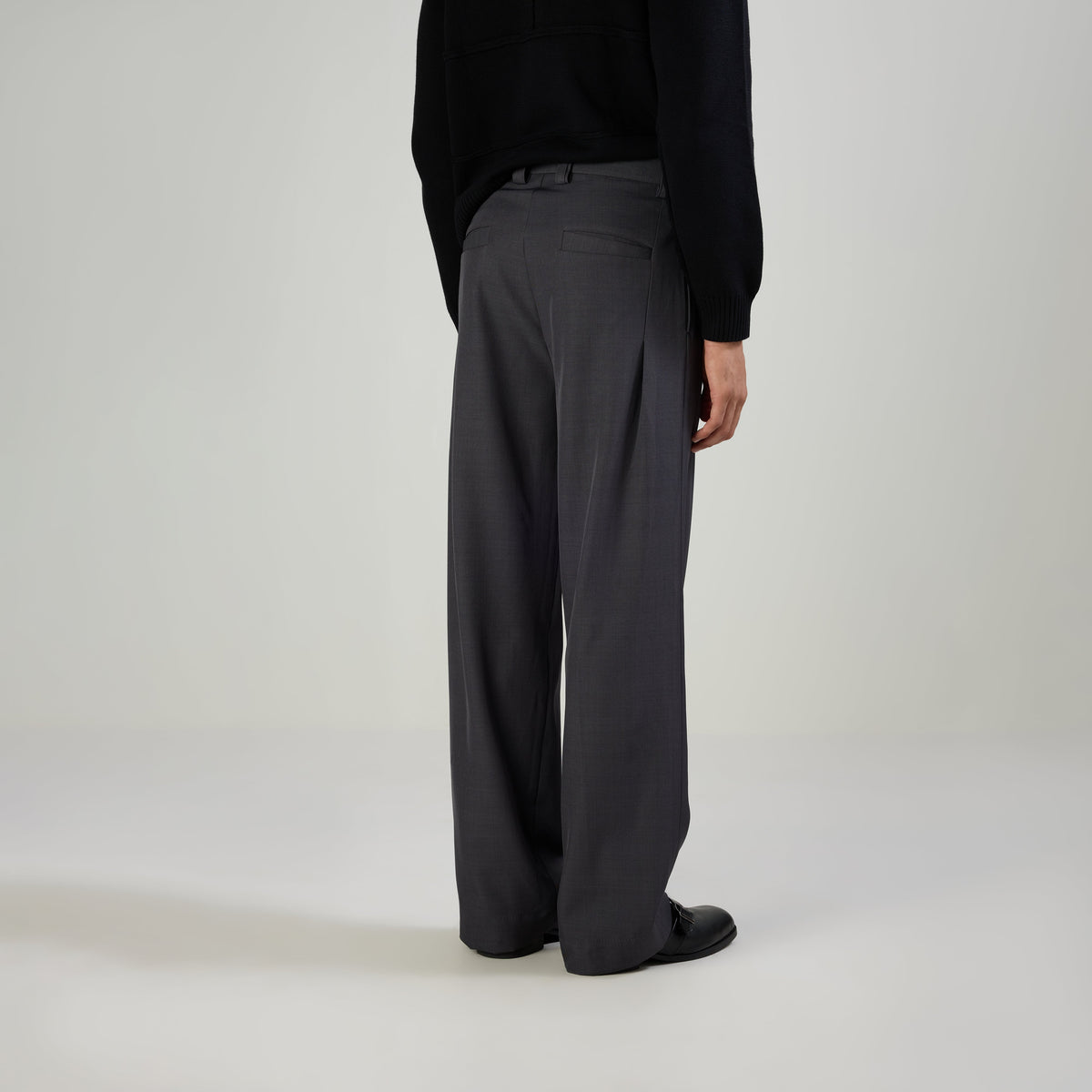 CLASSIC PLEATED TROUSERS - GRAY
