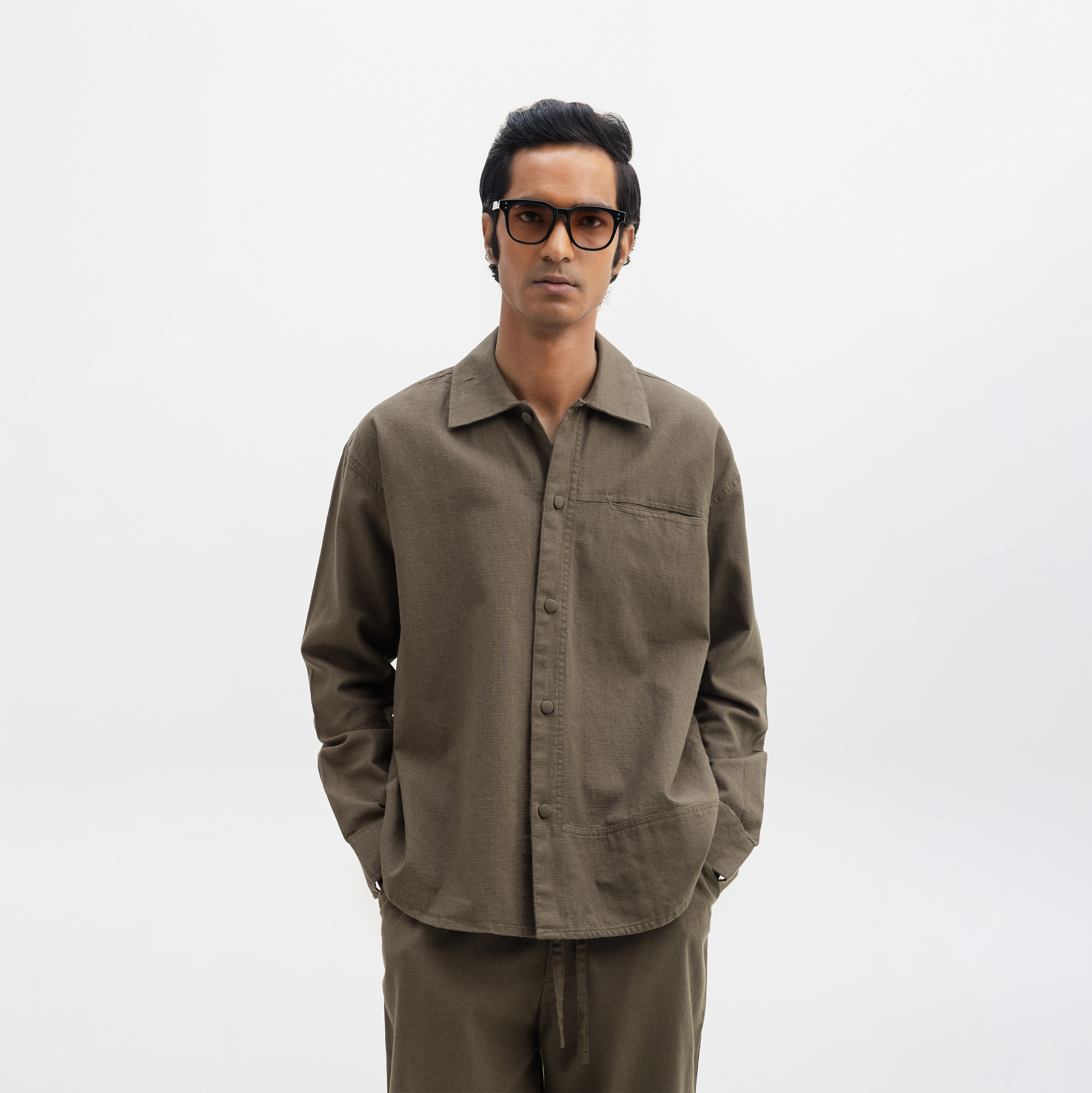 COTTON SPREAD COLLAR SHIRT- OLIVE