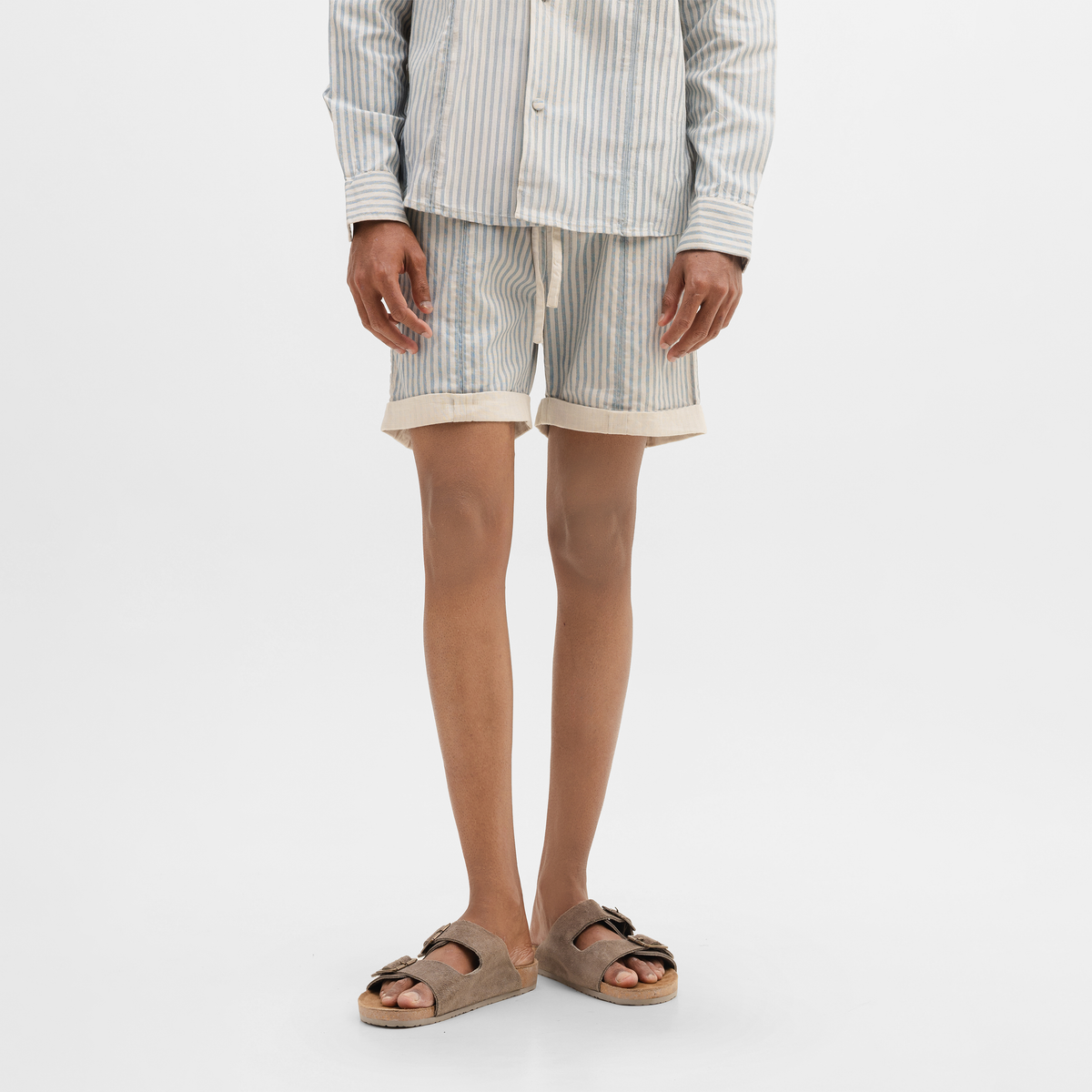 ROLLED-UP HEM SHORTS- AQUA