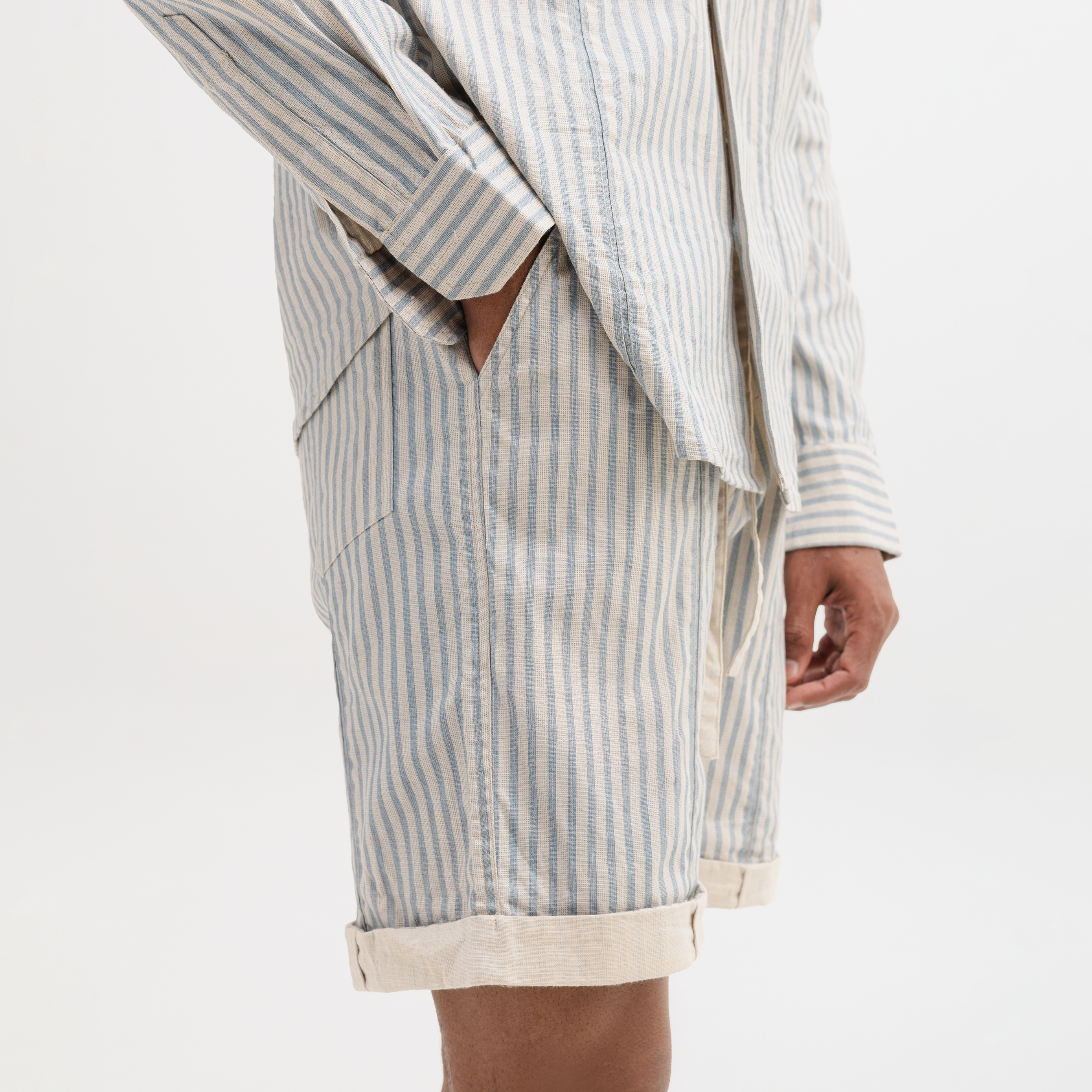 ROLLED-UP HEM SHORTS- AQUA