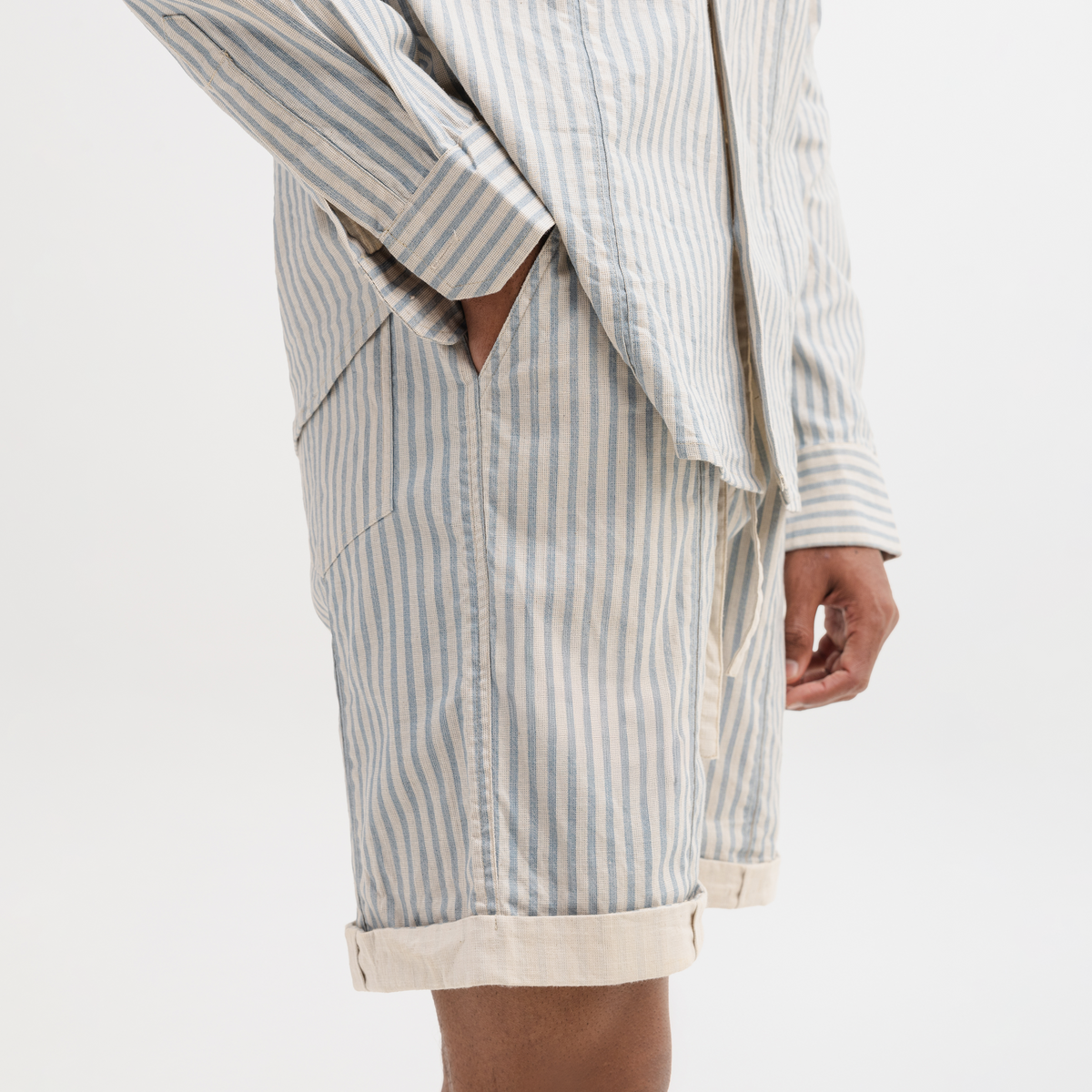 ROLLED-UP HEM SHORTS- AQUA