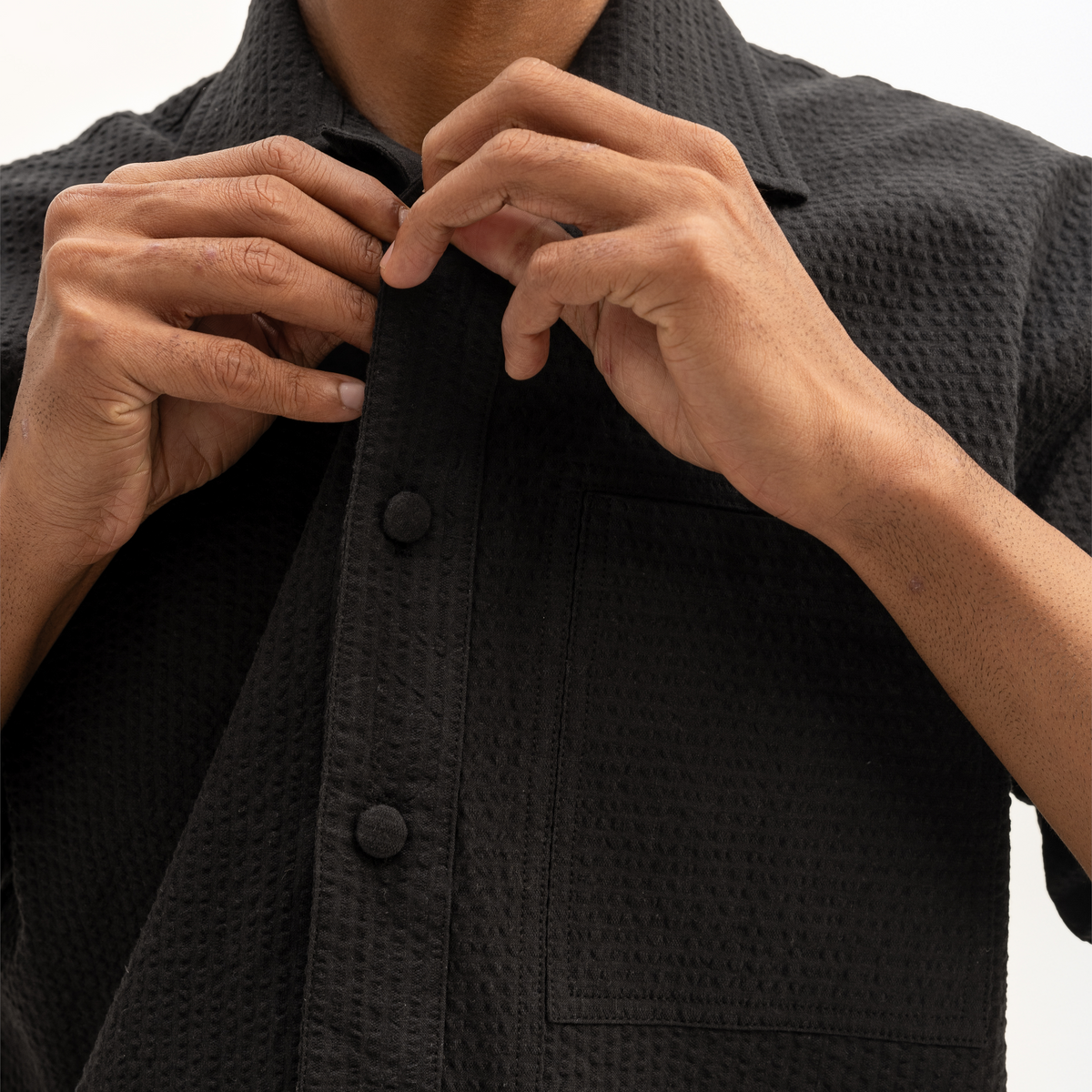 SEER SUCKER CUBAN SHIRT - BLACK