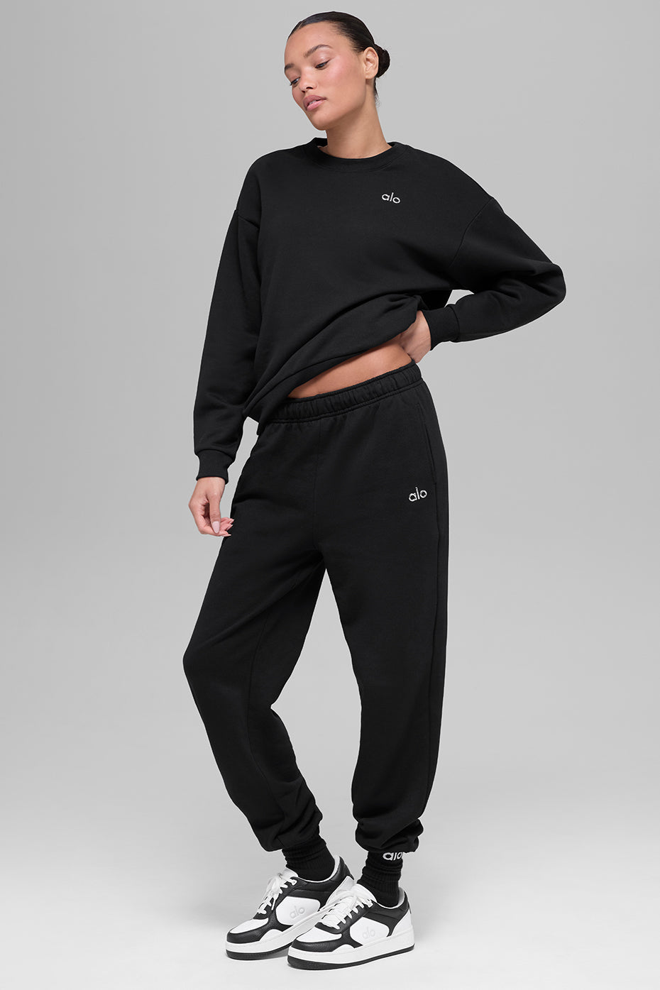 alo Accolade Crew Neck Pullover - Black
