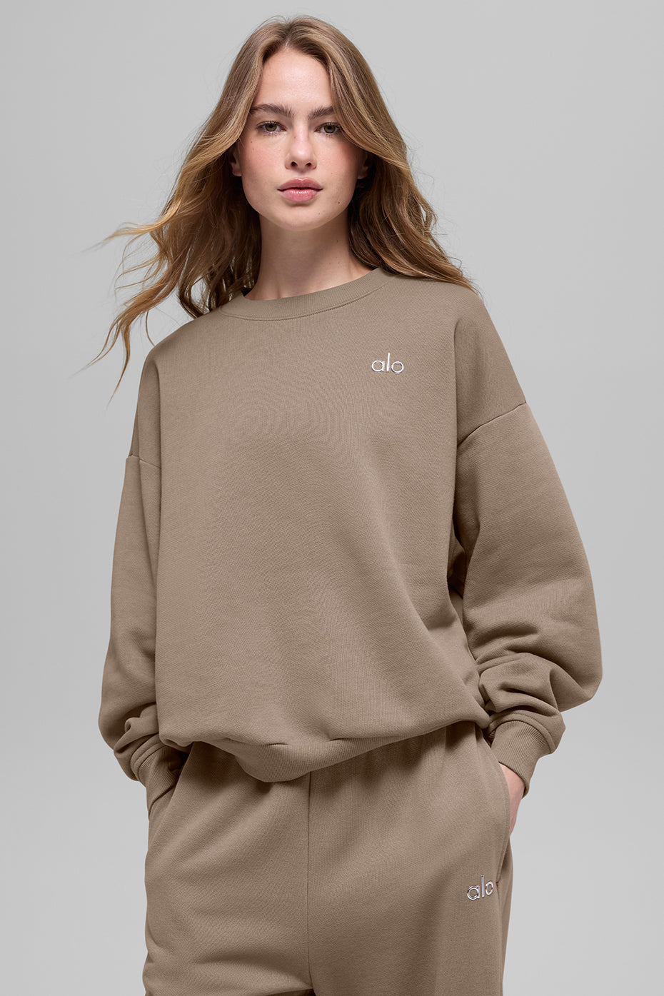 alo Accolade Crew Neck Pullover - Gravel