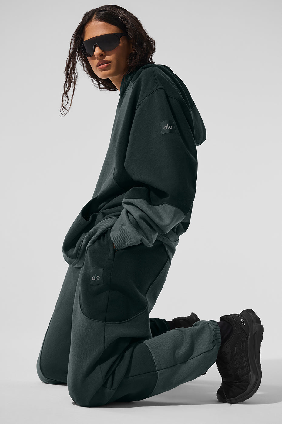 alo Make Waves Hoodie - Charcoal Green Tonal