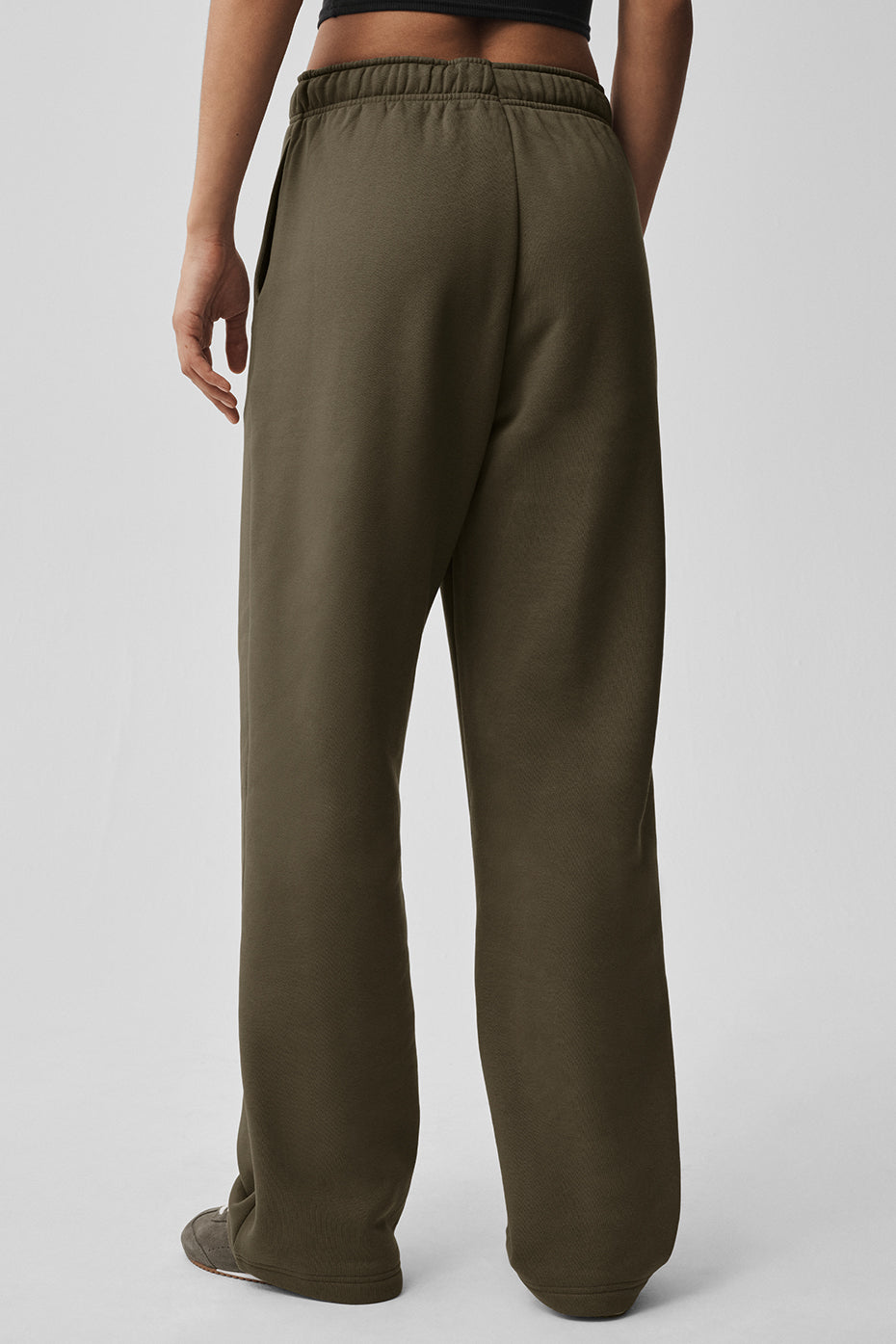 alo Accolade Straight Leg Sweatpant - Olive Tree