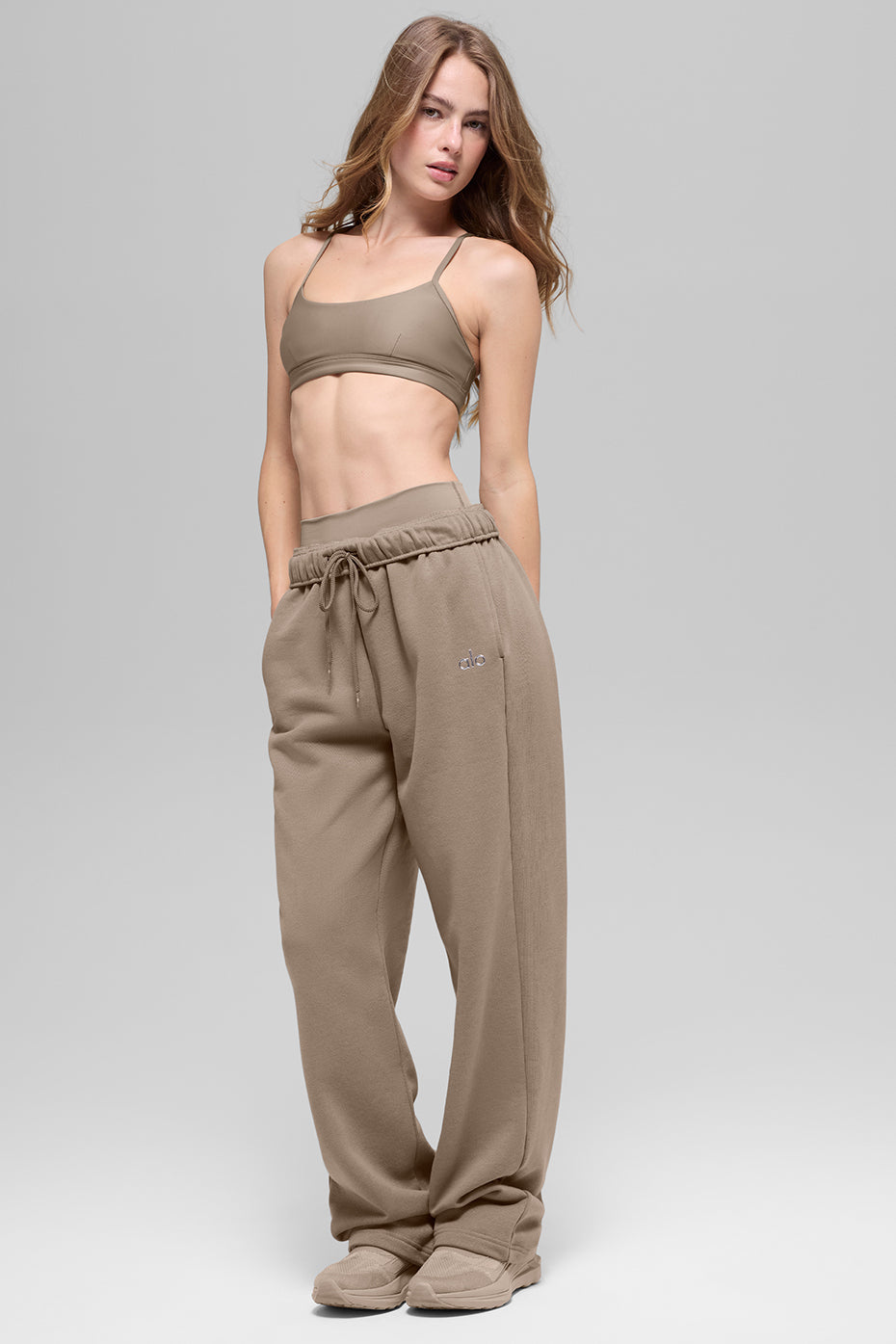 alo Accolade Straight Leg Sweatpant - Gravel