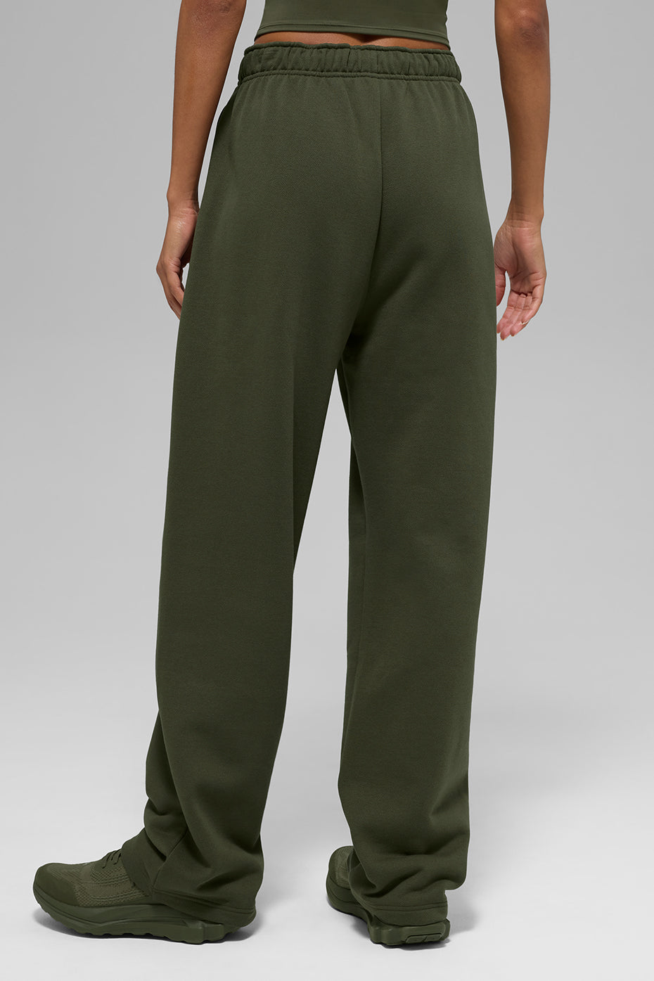 alo Accolade Straight Leg Sweatpant - Green Olive