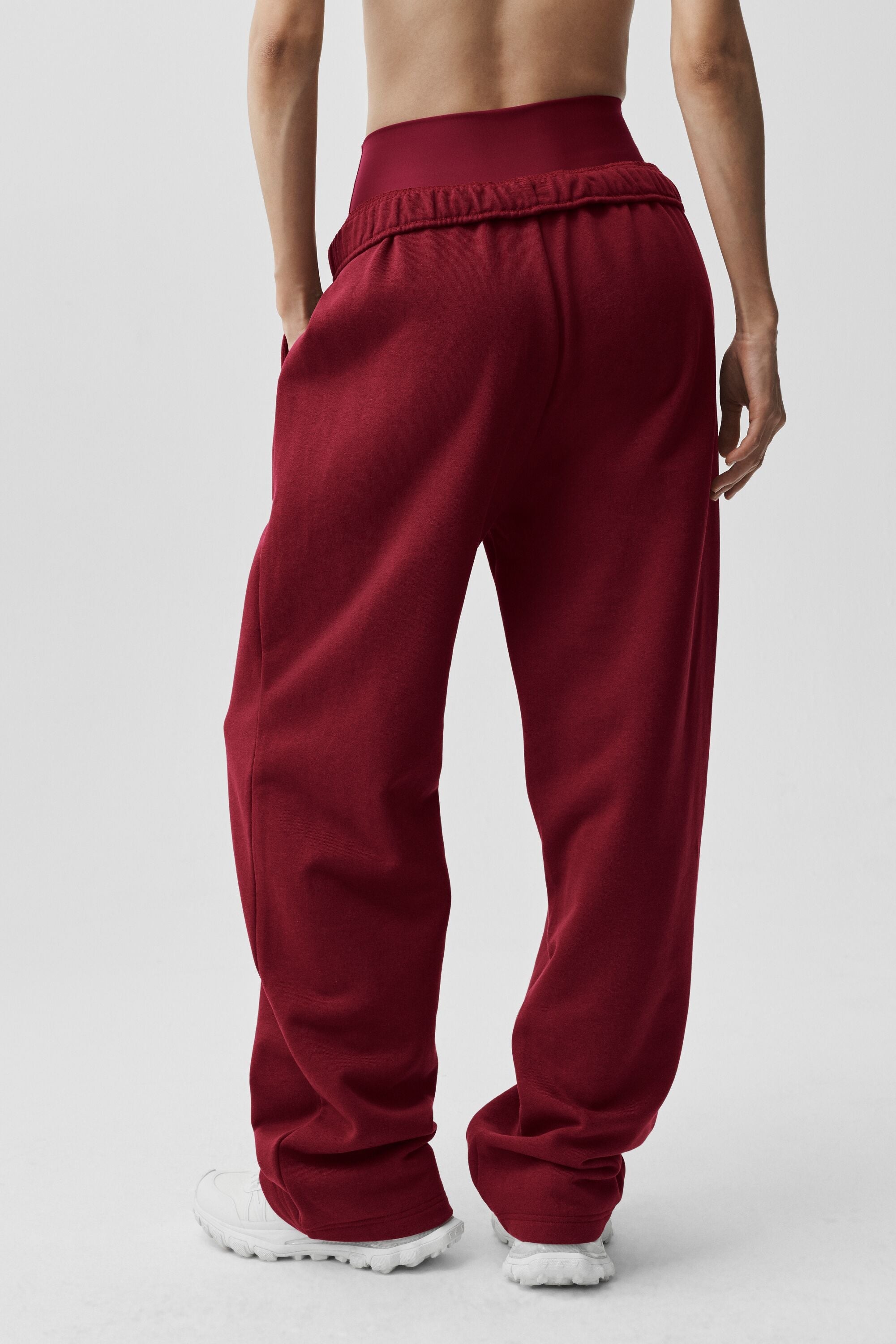 alo Accolade Straight Leg Sweatpant - Summer Romance Red