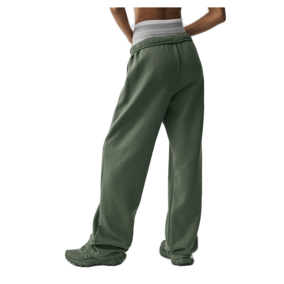 ALO Accolade Straight Leg Sweatpant - Bamboo Green