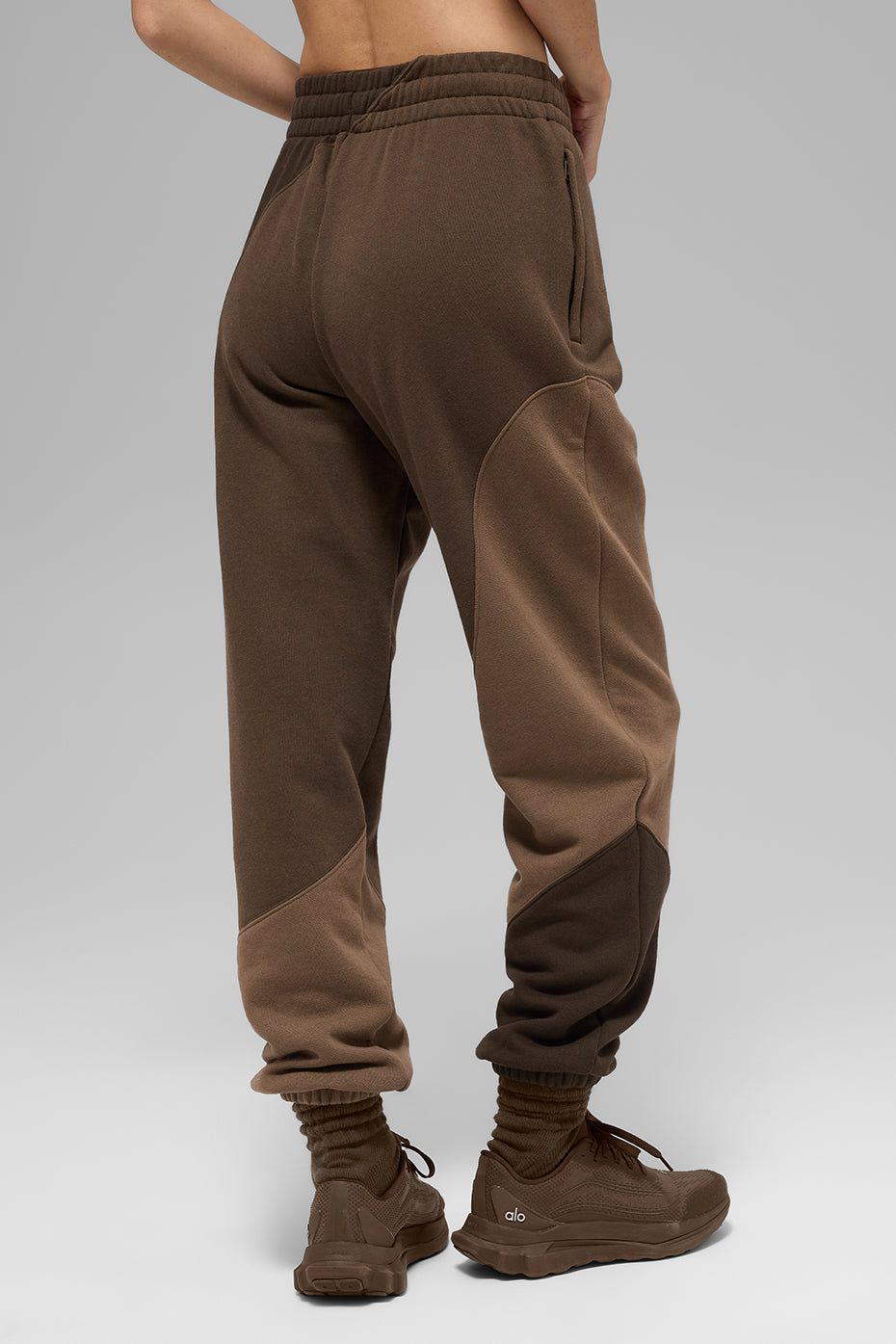 alo Make Waves Sweatpant - Espresso Tonal