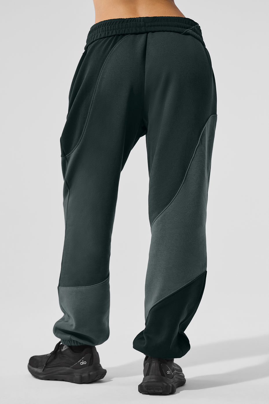 alo Make Waves Sweatpant - Charcoal Green Tonal