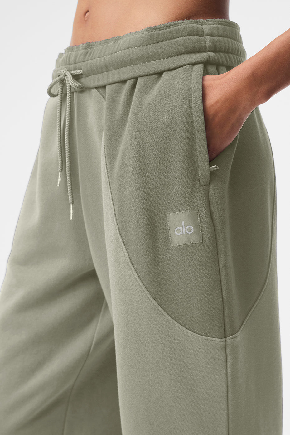 alo Make Waves Sweatpant - Limestone Tonal