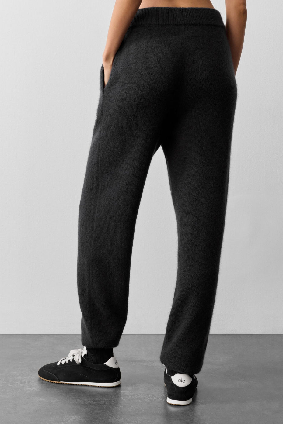 alo Wool Cashmere New Class Sweatpant - Black