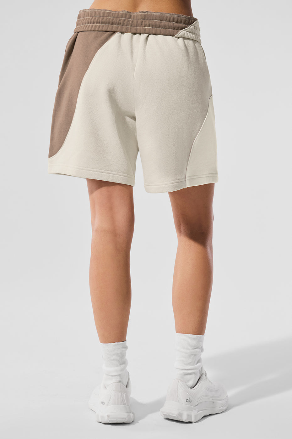 alo 7" Make Waves Short - Ivory/Bone/Gravel