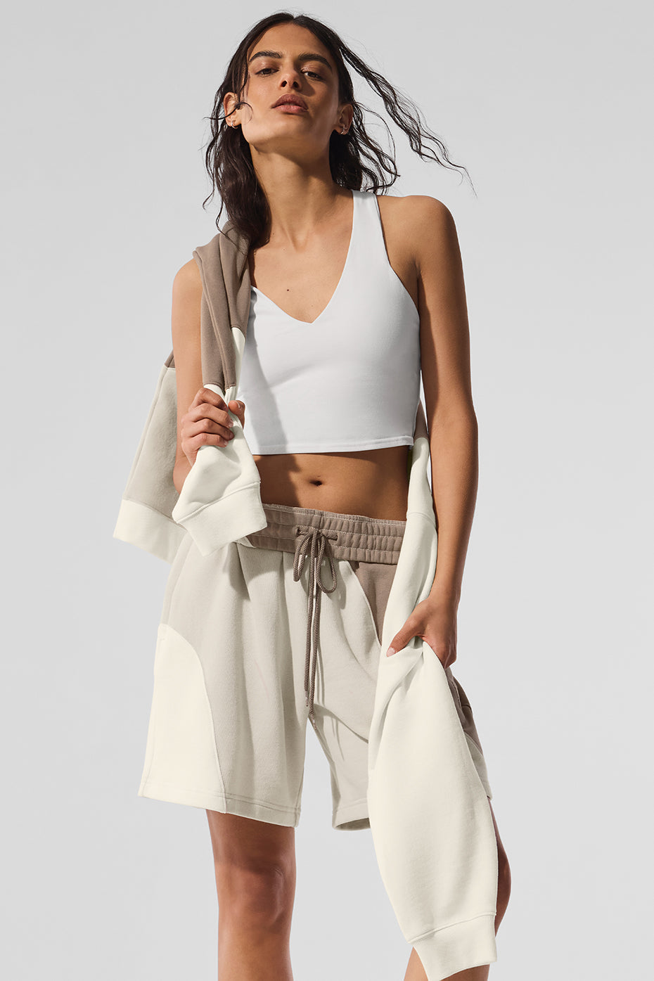alo 7" Make Waves Short - Ivory/Bone/Gravel