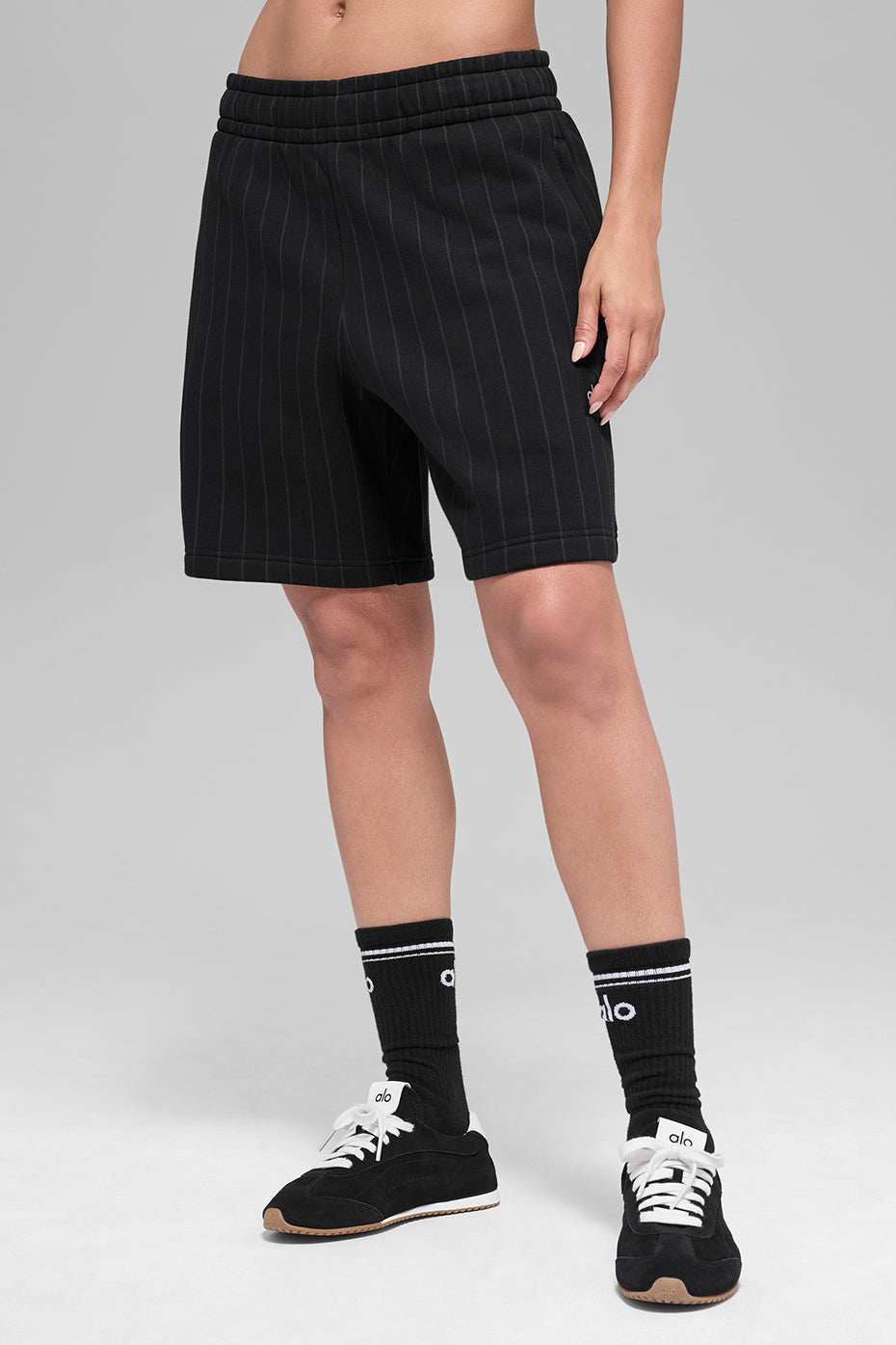 alo 7" Pinstripe Short - Black Pinstripe