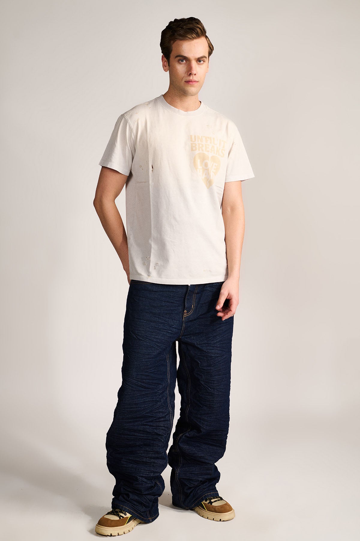 Love Hard Vintage Tee- Dust Grey