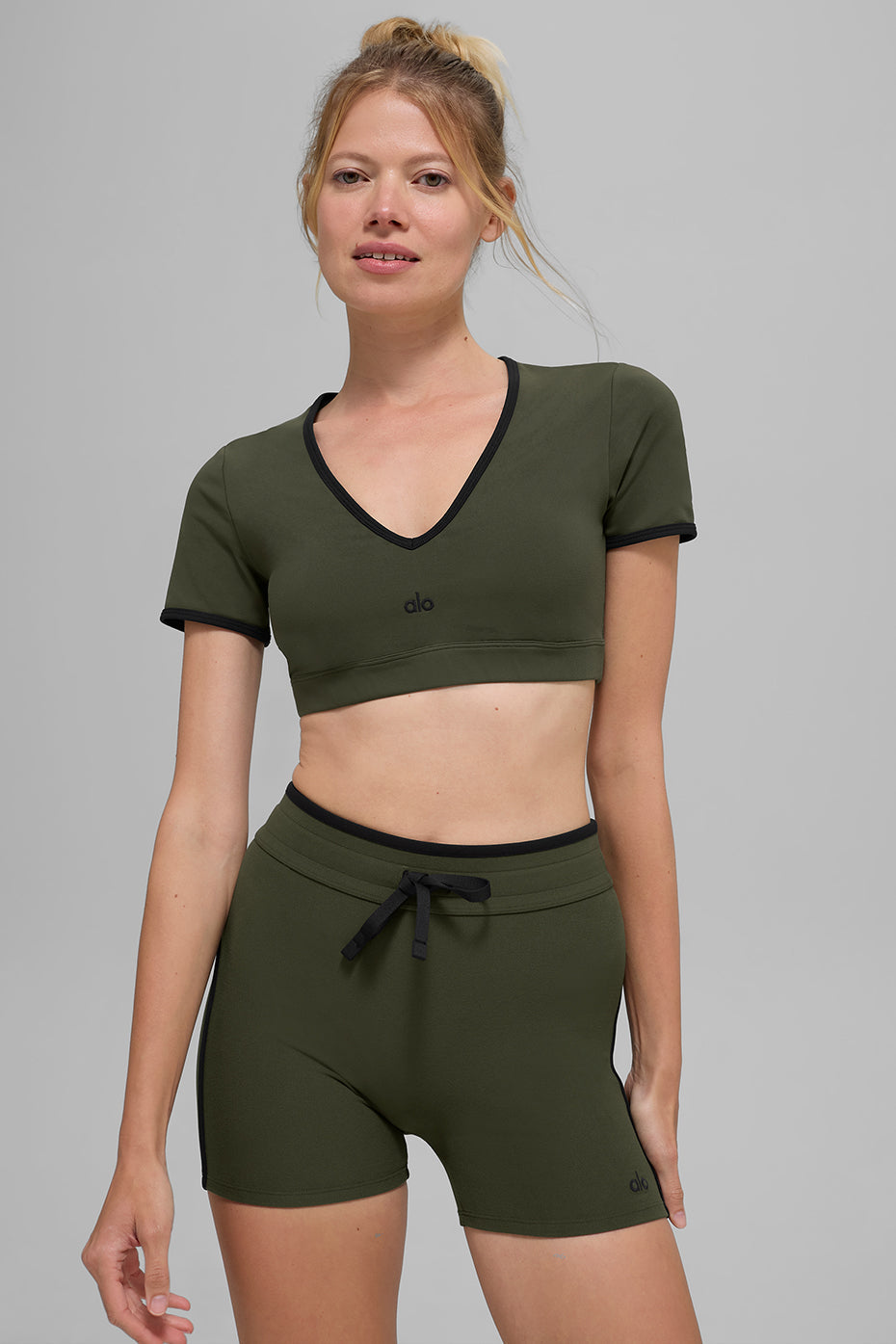 alo Airbrush Race Pace Short Sleeve - Green Olive/Black