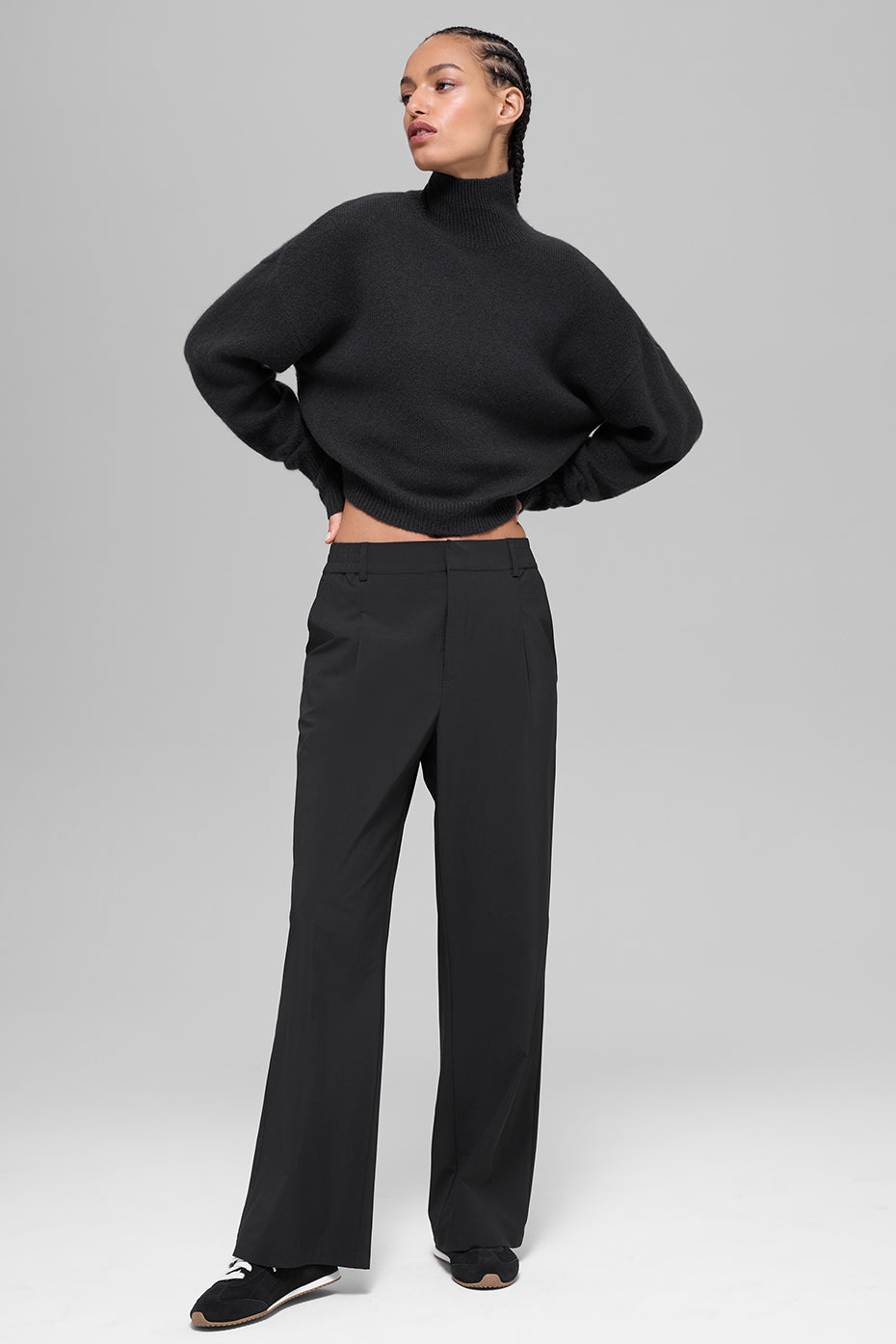 alo Wool Cashmere Cropped New Class Turtleneck Sweater - Black