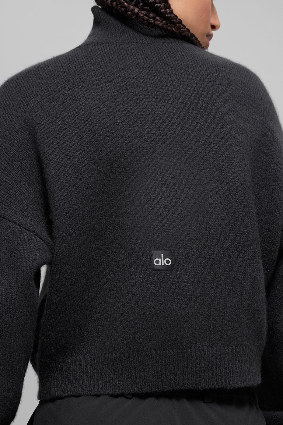 alo Wool Cashmere Cropped New Class Turtleneck Sweater - Black