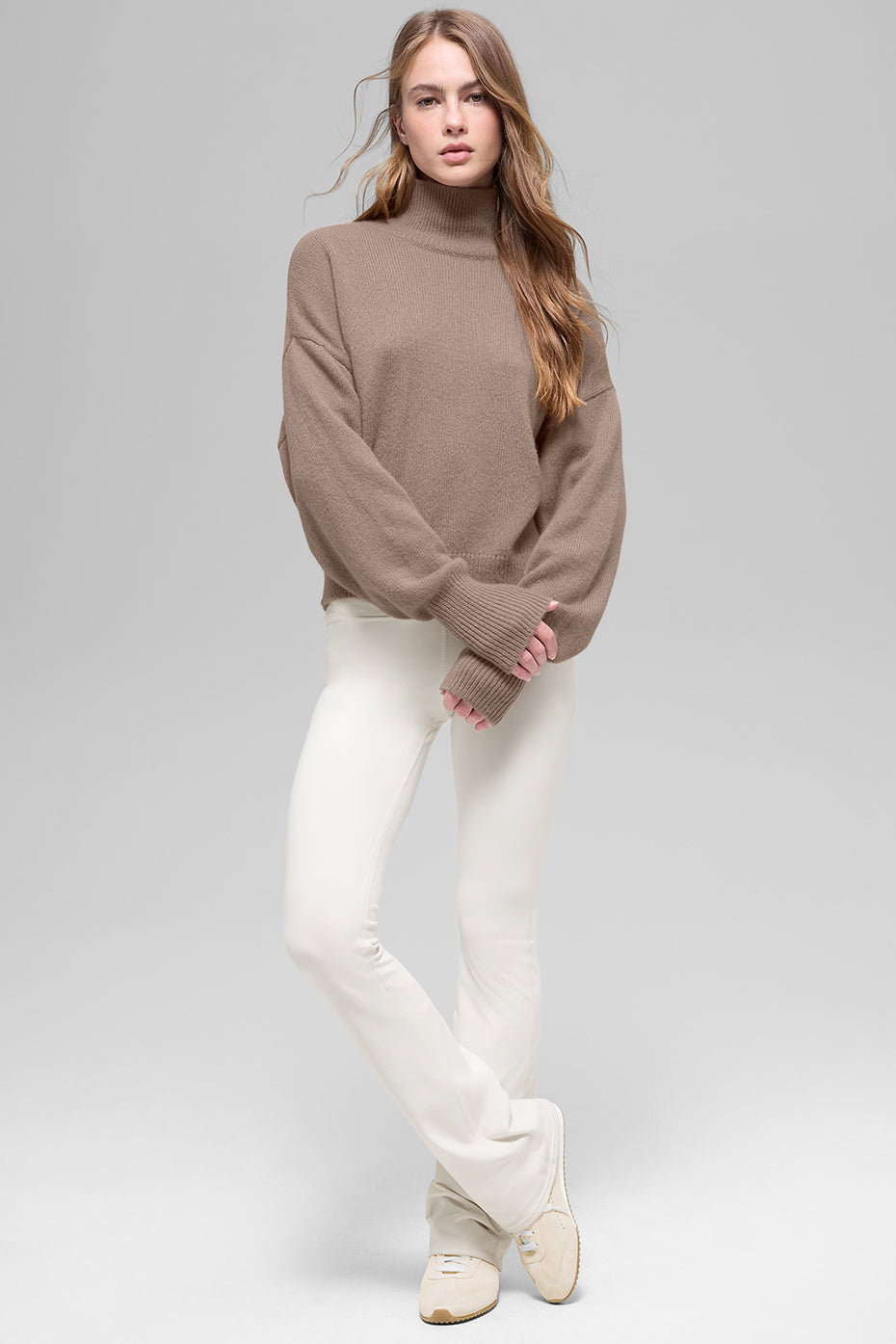 alo Wool Cashmere Cropped New Class Turtleneck Sweater - Chai Latte