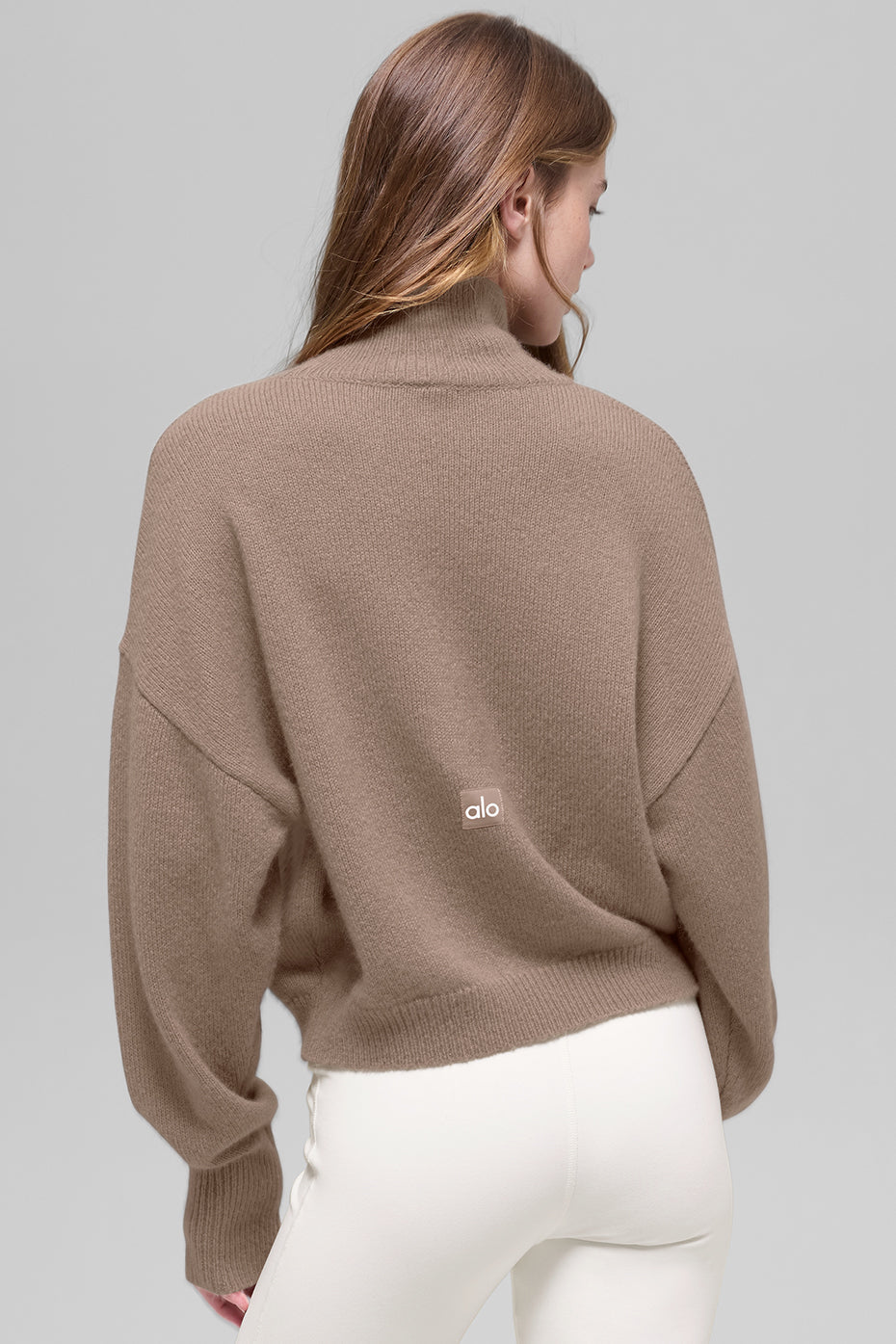 alo Wool Cashmere Cropped New Class Turtleneck Sweater - Chai Latte