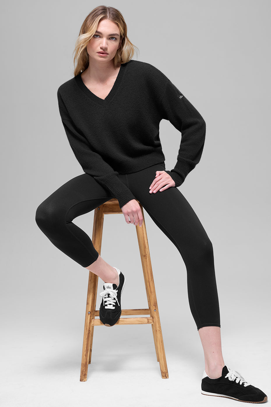 alo Wool Cashmere Cropped New Class V-Neck Sweater - Black