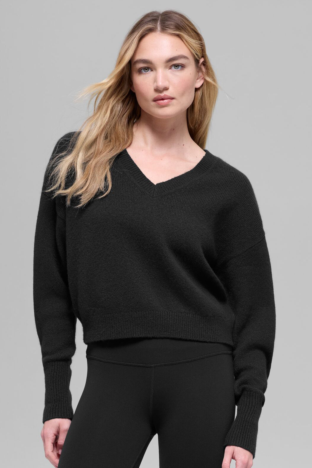 alo Wool Cashmere Cropped New Class V-Neck Sweater - Black