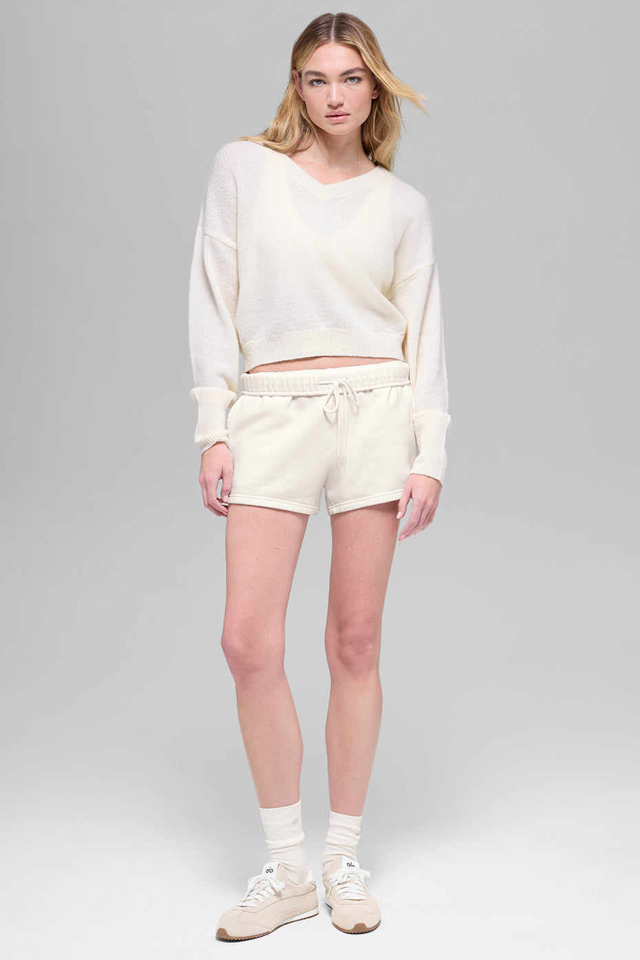 alo Wool Cashmere Cropped New Class V-Neck Sweater - Ivory