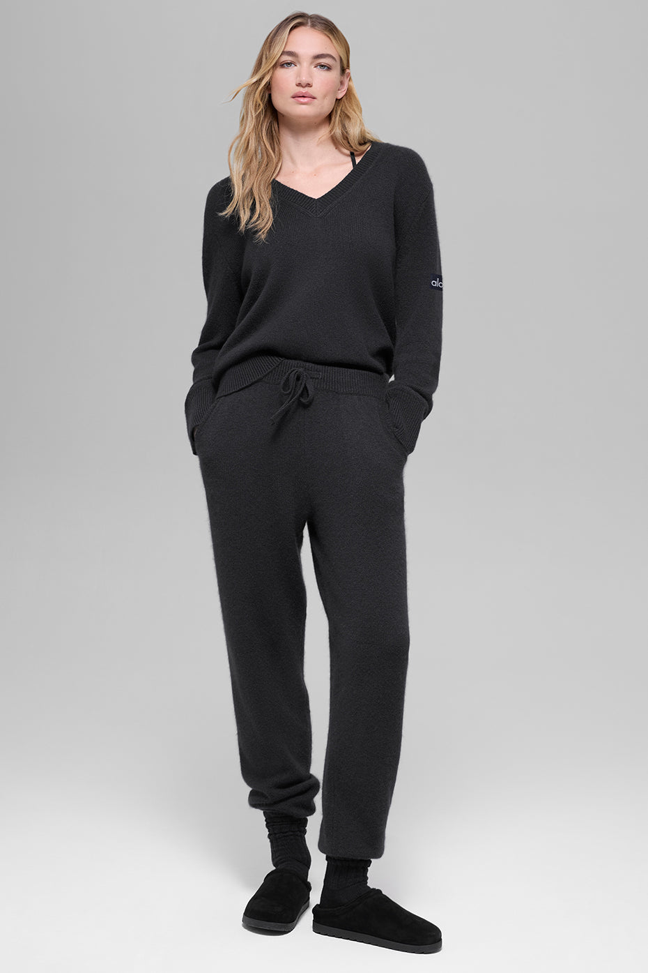 alo Wool Cashmere New Class Oversized V-Neck Sweater - Black