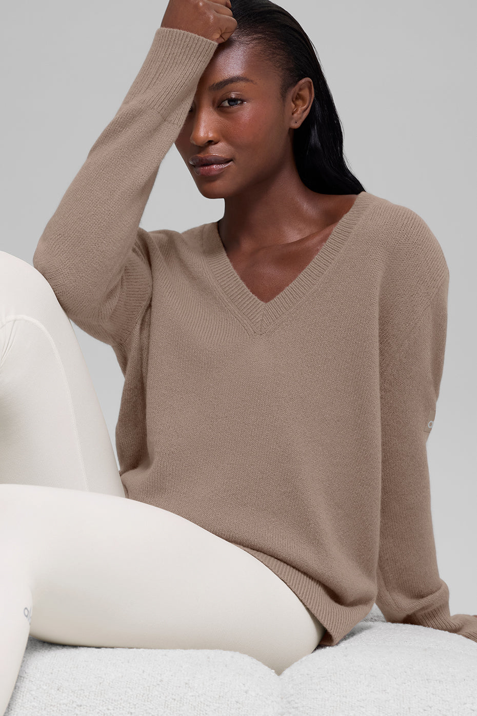 alo Wool Cashmere New Class Oversized V-Neck Sweater - Chai Latte