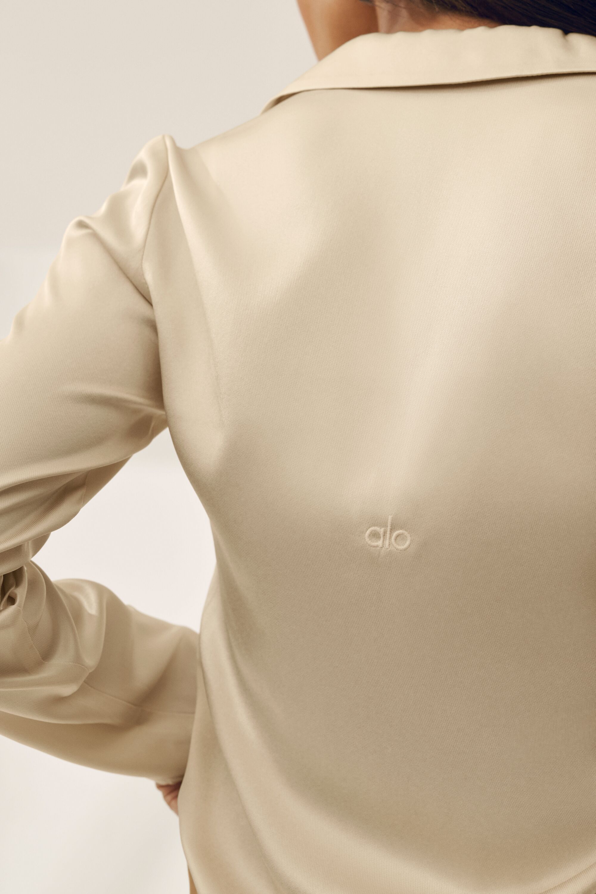 alo Silk Blend Radiance Long Sleeve Top - Sandy Beige