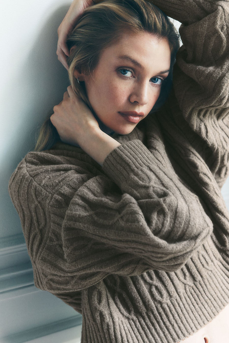 alo Cable Knit Winter Bliss Hoodie - Light Cocoa
