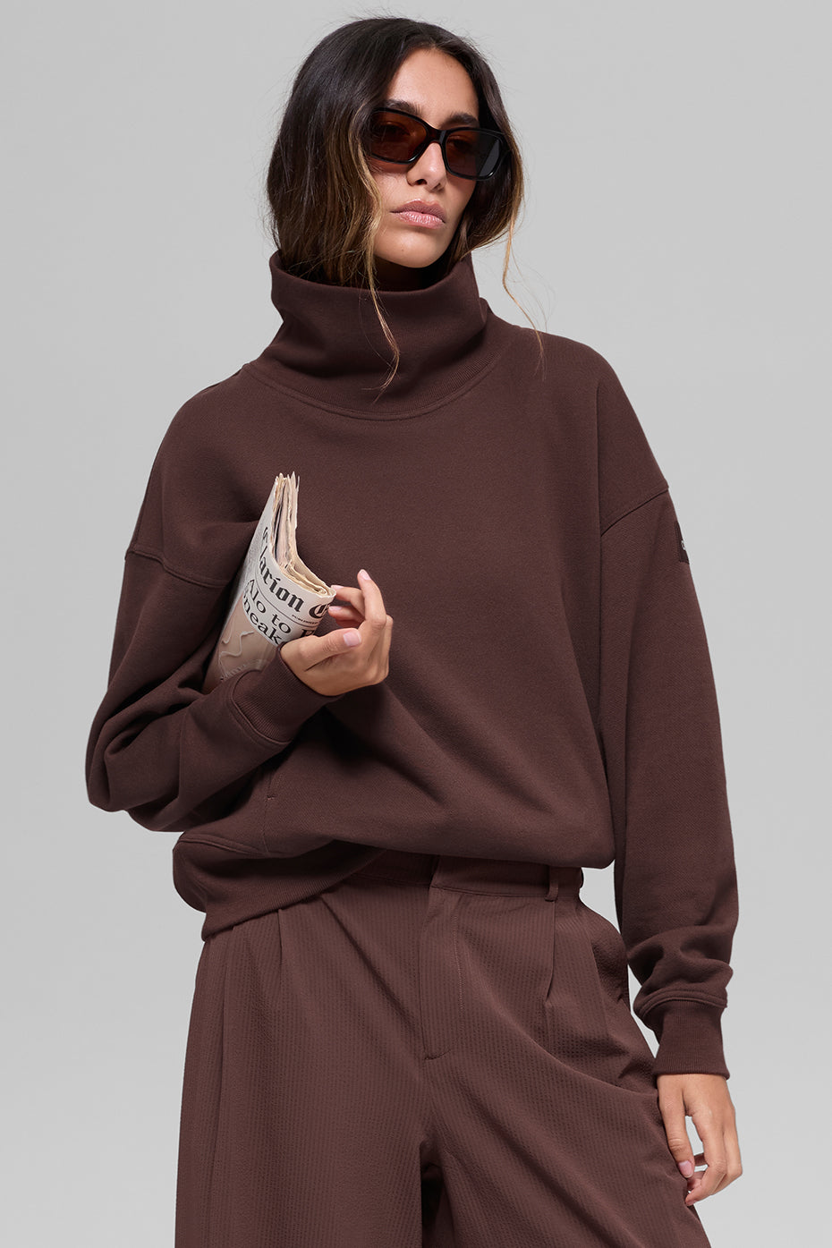 alo Hazy Mock Neck Pullover - Brownstone