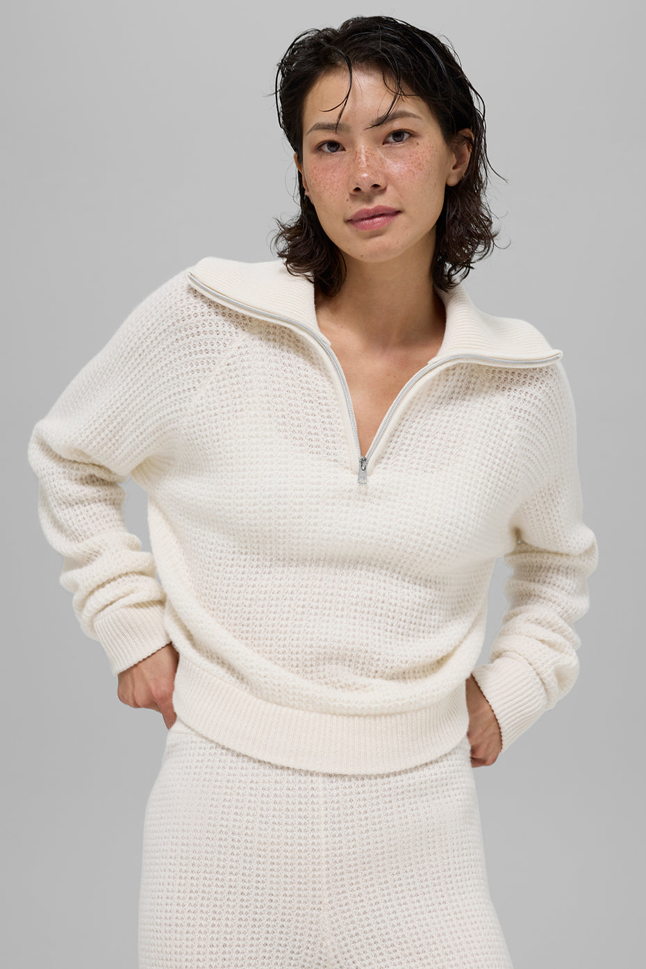 alo Cashmere Plush Waffle 1/4 Zip Pullover - Ivory