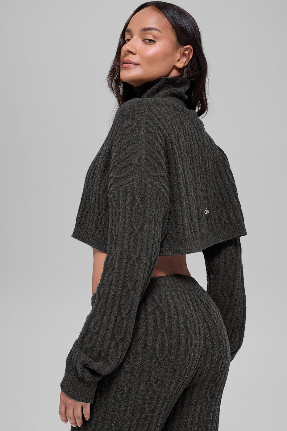 alo Cable Knit Cropped Winter Bliss Turtleneck Long Sleeve - Dark Heather Grey