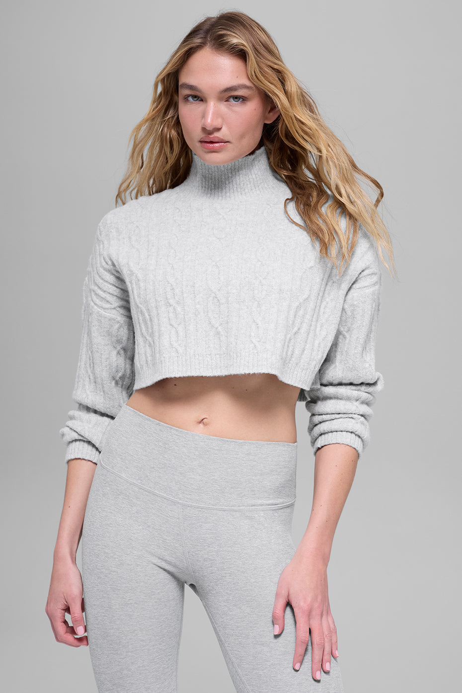 alo Cable Knit Cropped Winter Bliss Turtleneck Long Sleeve - Athletic Heather Grey