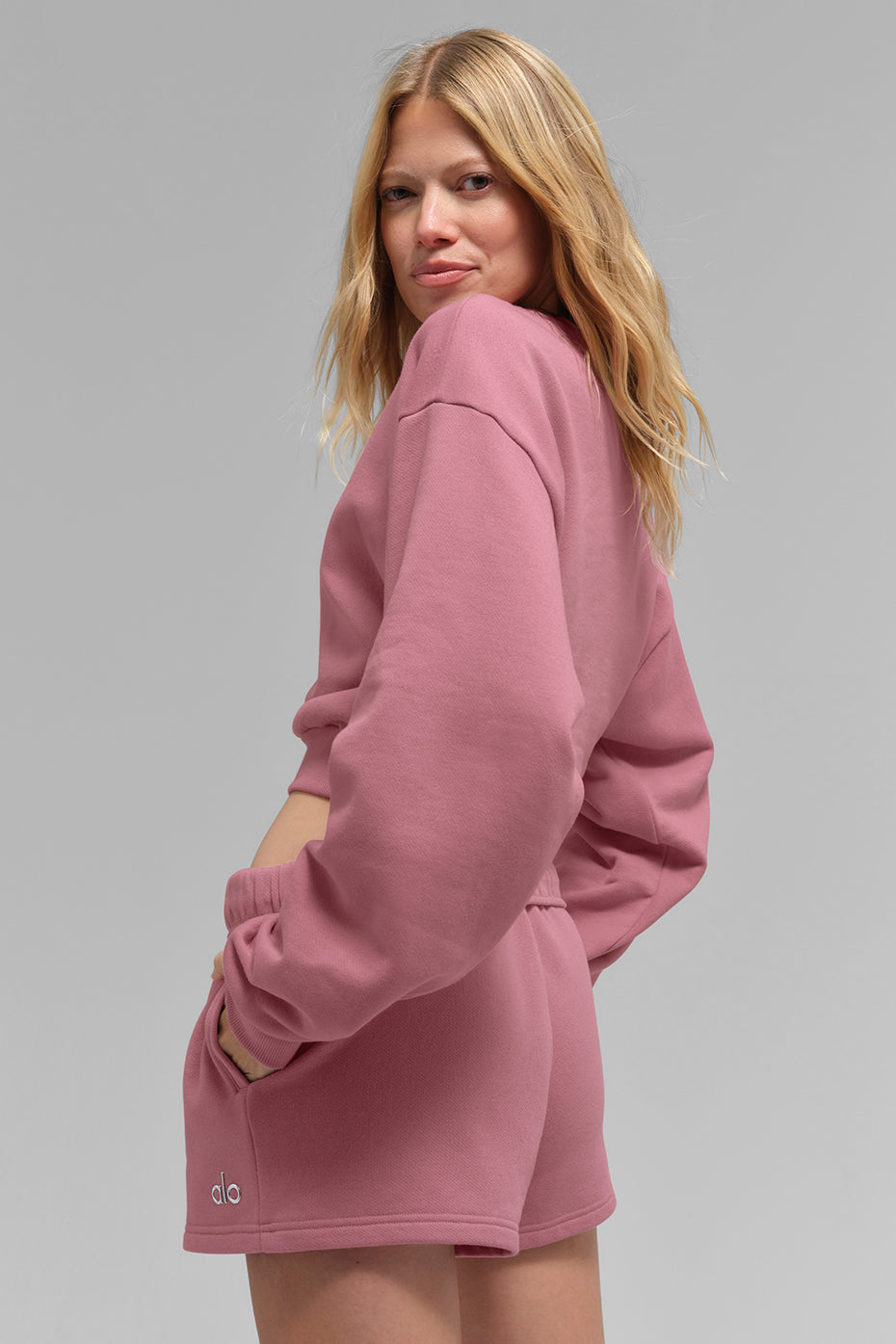 alo Cropped Accolade Crewneck - Pink Wild Rose