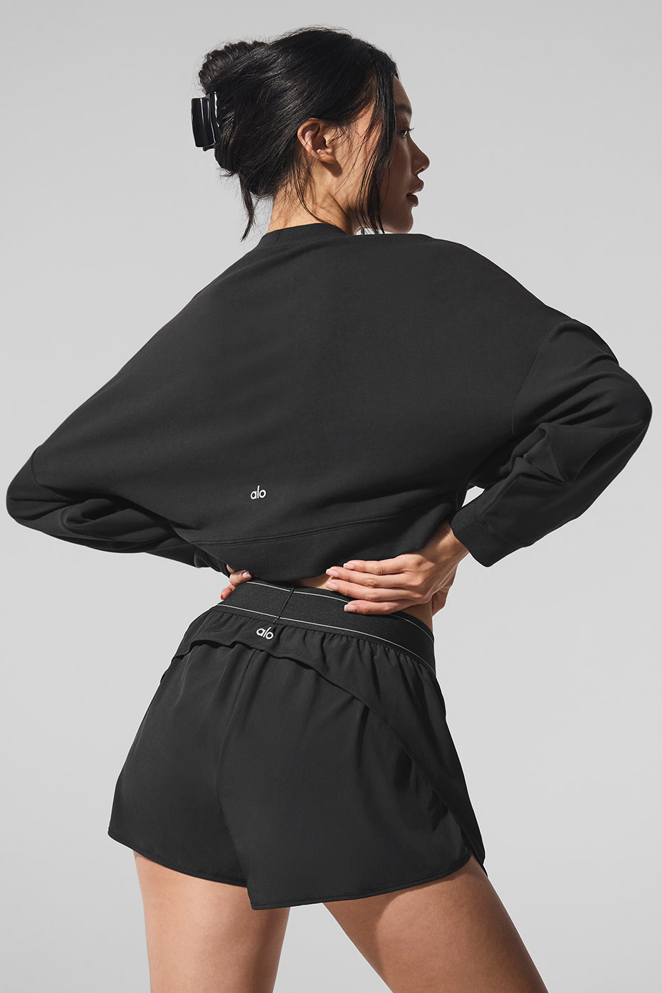 alo Cropped Sway Crew Neck Pullover - Black
