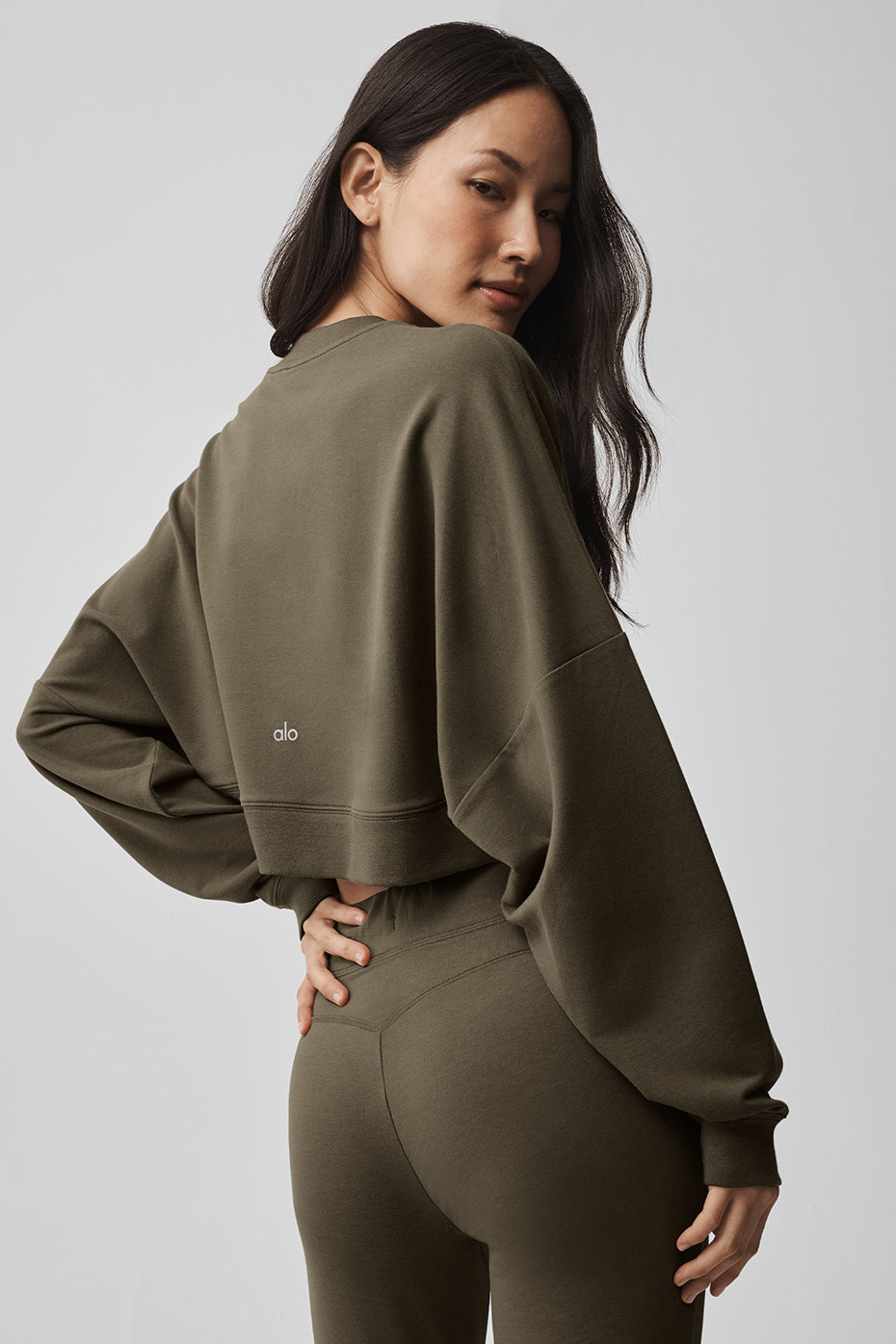 alo Cropped Sway Crew Neck Pullover - Olive Tree
